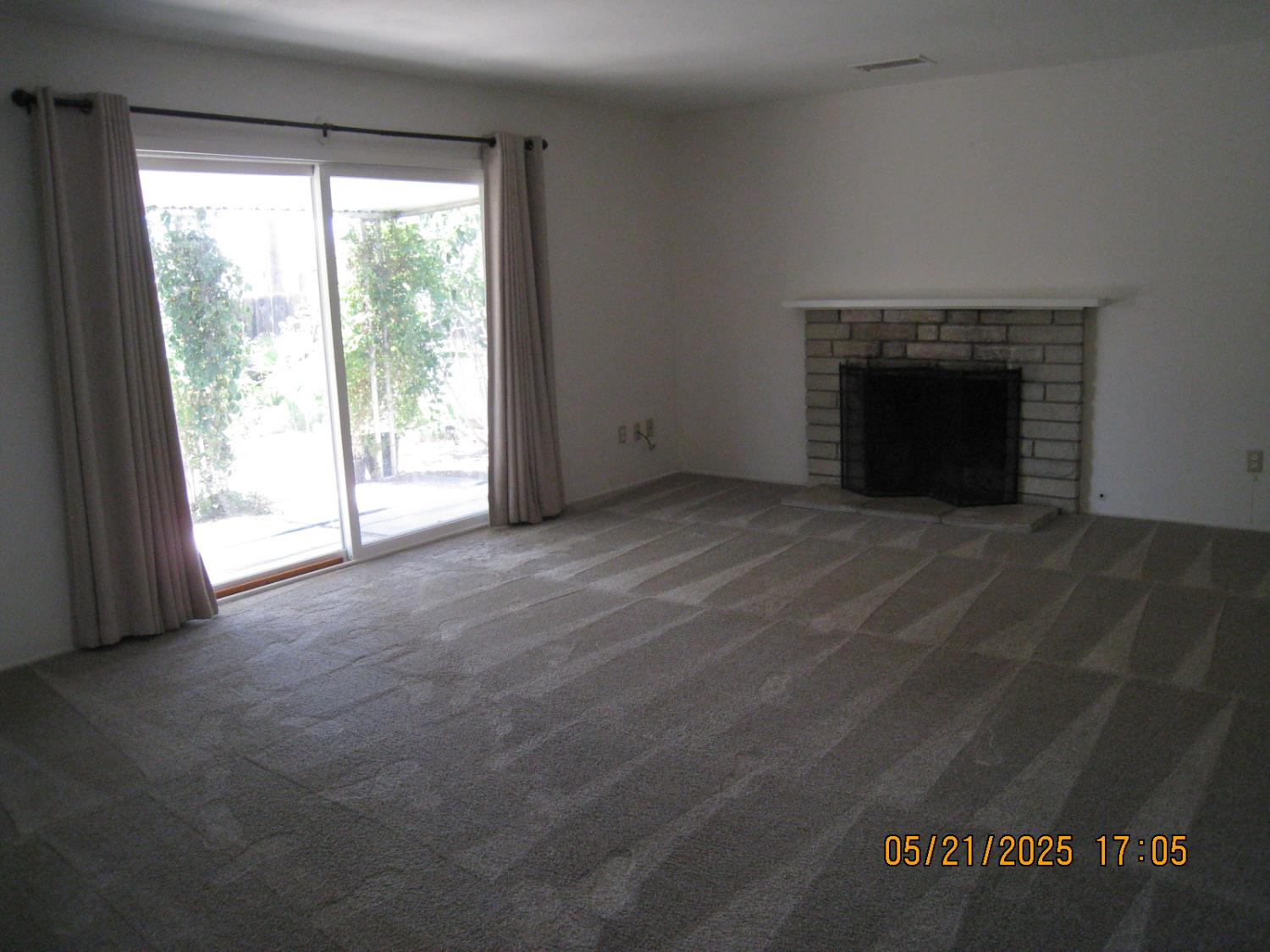 Detail Gallery Image 12 of 25 For 633 Skylark Ave, Los Banos,  CA 93635 - 3 Beds | 2 Baths