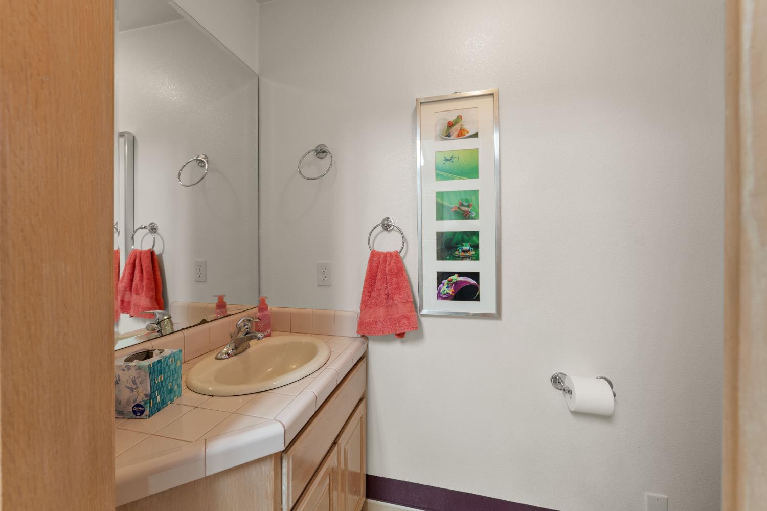 Detail Gallery Image 24 of 95 For 3004 Root Ave, Carmichael,  CA 95608 - 5 Beds | 4/2 Baths