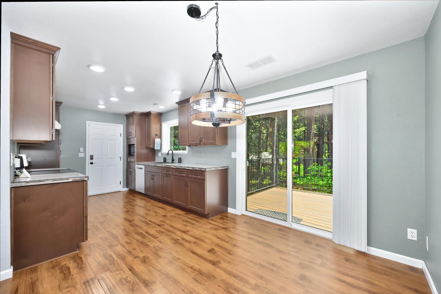 Detail Gallery Image 7 of 36 For 3063 Zinc Dr, Pollock Pines,  CA 95726 - 3 Beds | 2 Baths