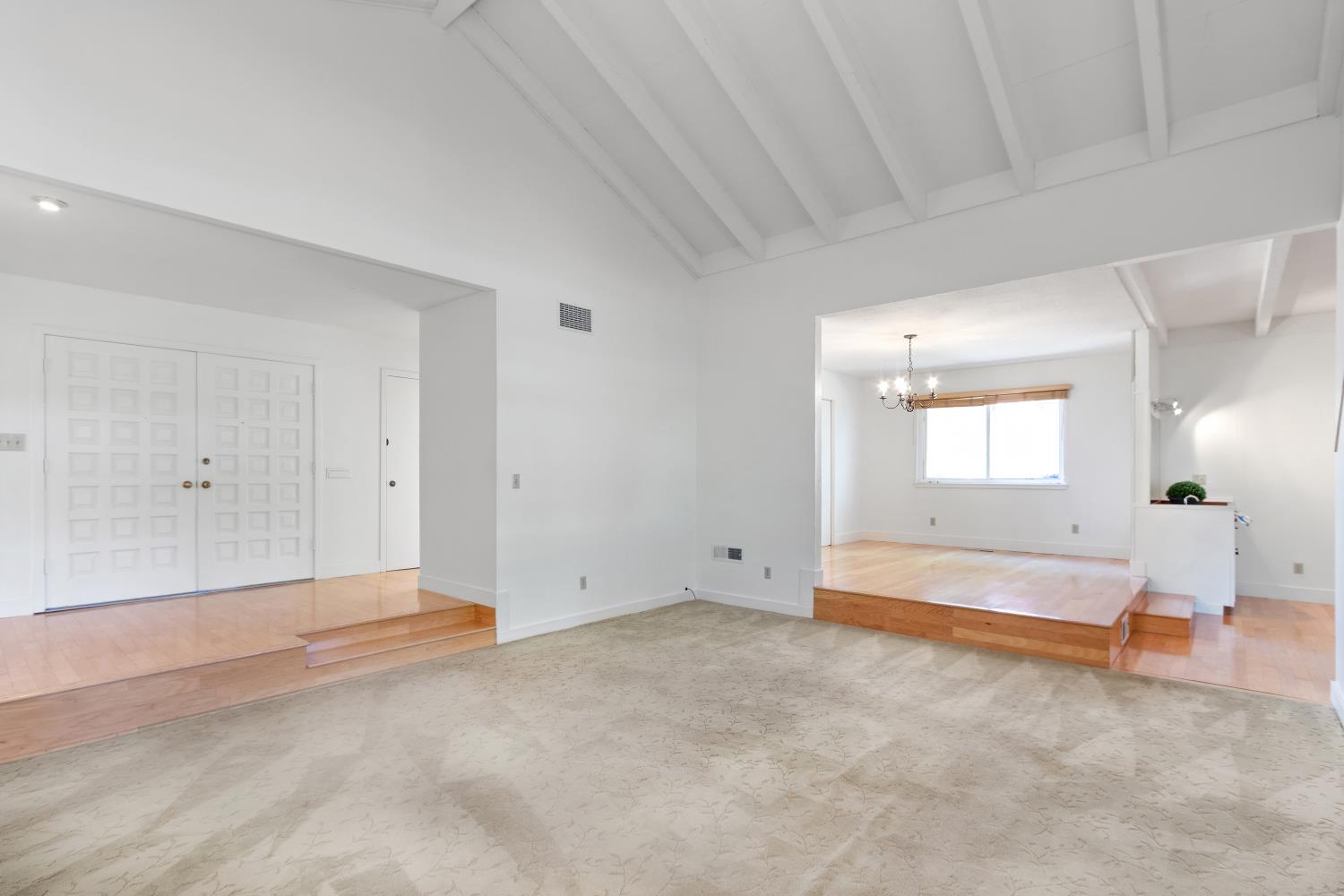 Detail Gallery Image 8 of 48 For 815 Commons Dr, Sacramento,  CA 95825 - 2 Beds | 2 Baths