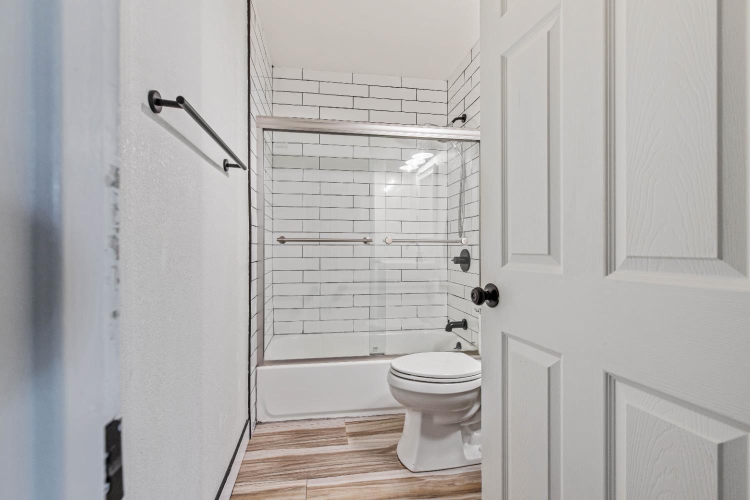 Detail Gallery Image 12 of 40 For 1705 Lois Way, Ceres,  CA 95307 - 3 Beds | 2 Baths