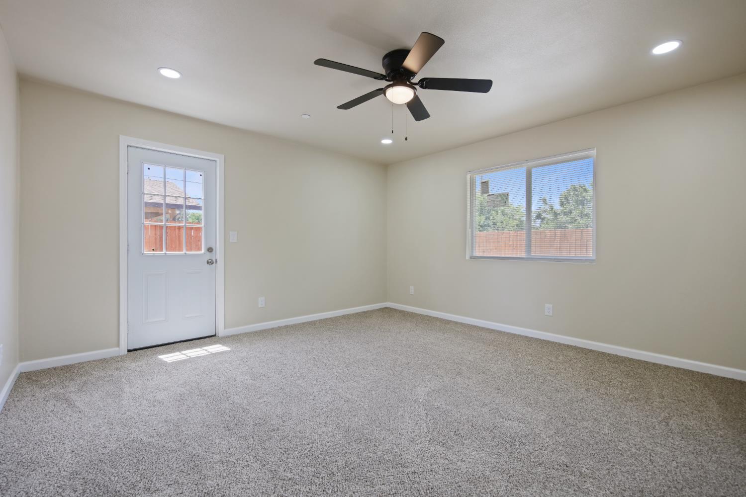 Detail Gallery Image 27 of 46 For 2432 E Willow St a & B,  Stockton,  CA 95205 - 4 Beds | 2 Baths