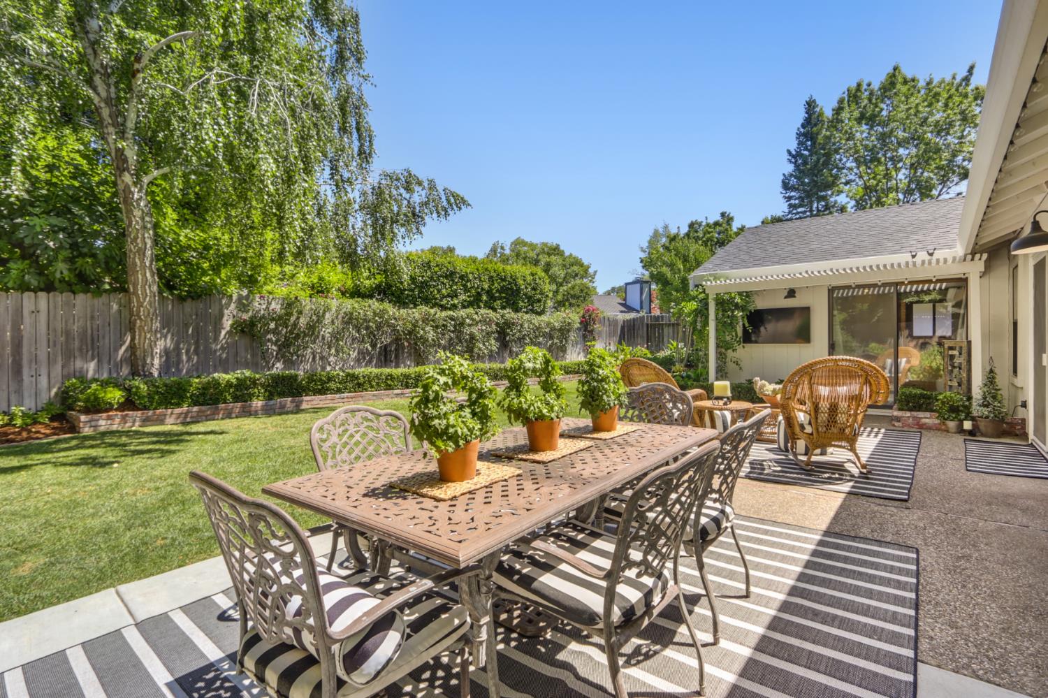 Detail Gallery Image 34 of 38 For 4939 Kurz Cir, Carmichael,  CA 95608 - 3 Beds | 2 Baths
