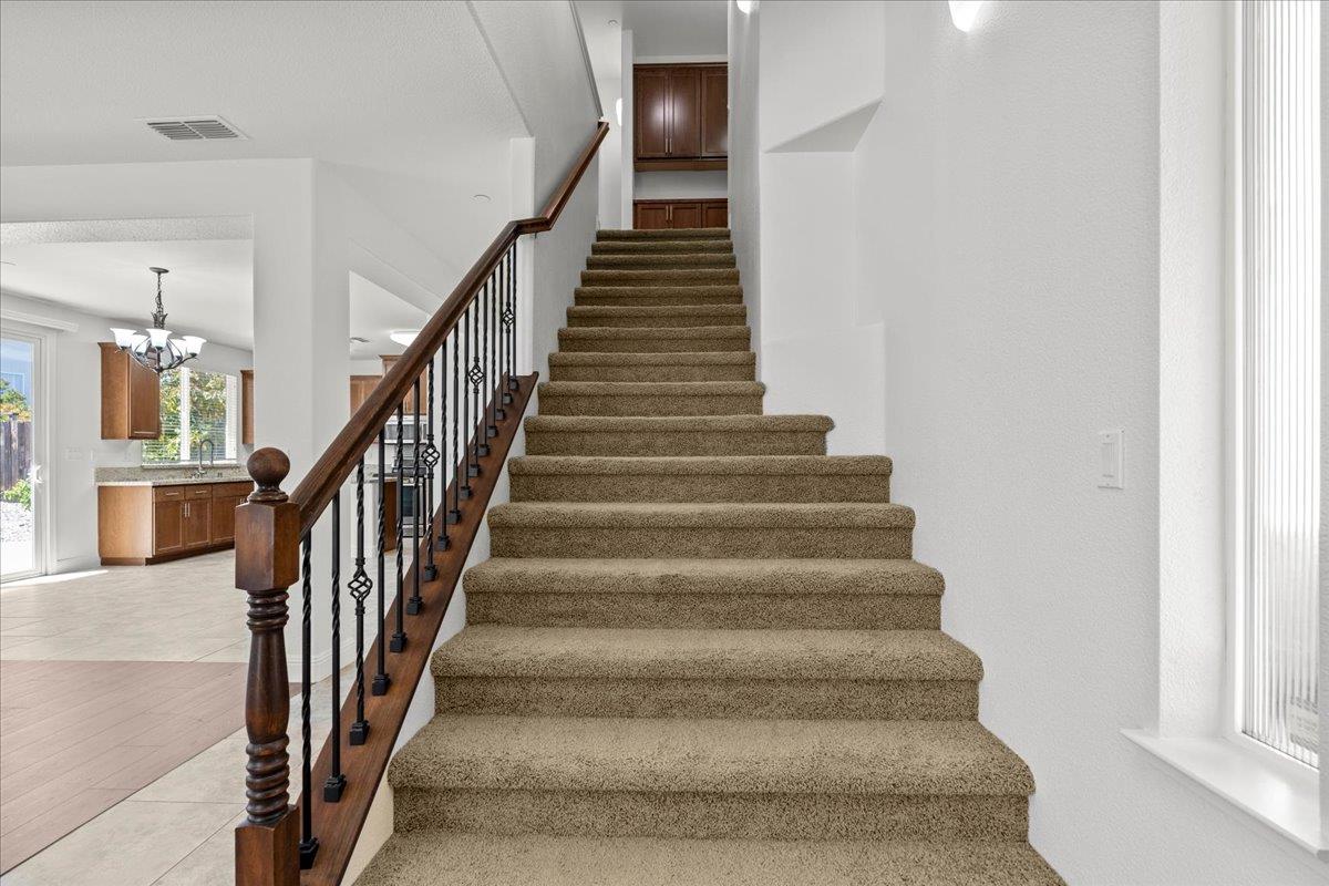 Detail Gallery Image 18 of 37 For 3129 Lennon Dr, Roseville,  CA 95661 - 5 Beds | 3 Baths