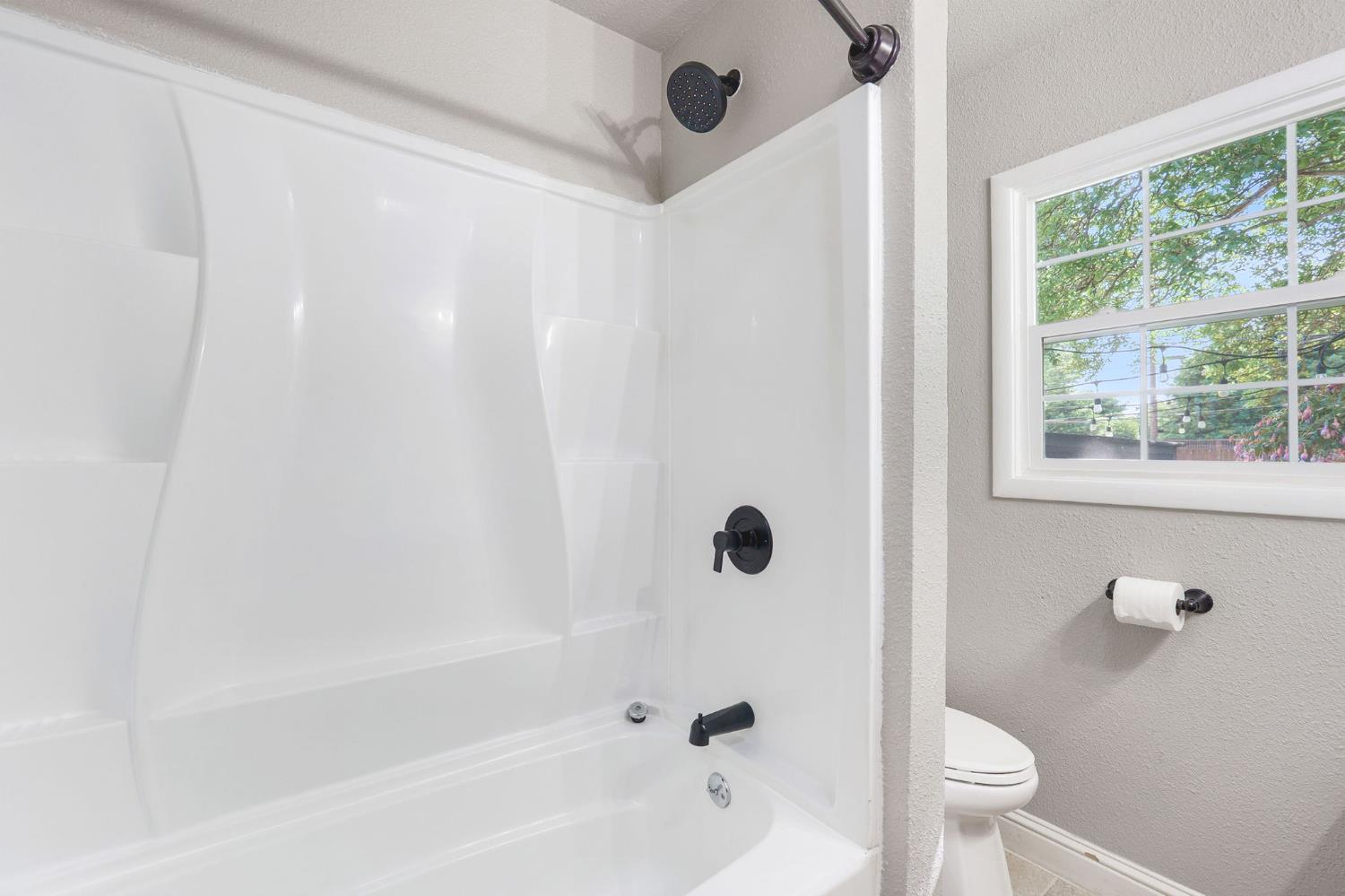 Detail Gallery Image 23 of 32 For 911 West St, Woodland,  CA 95695 - 3 Beds | 1 Baths