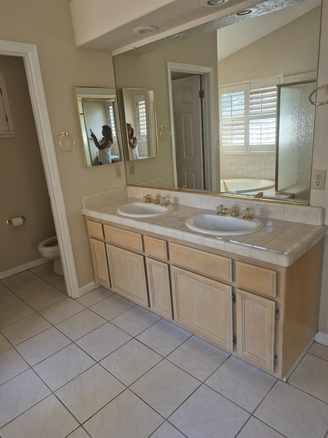 Detail Gallery Image 3 of 3 For 9335 Blackswain Pl, Stockton,  CA 95209 - 3 Beds | 2 Baths