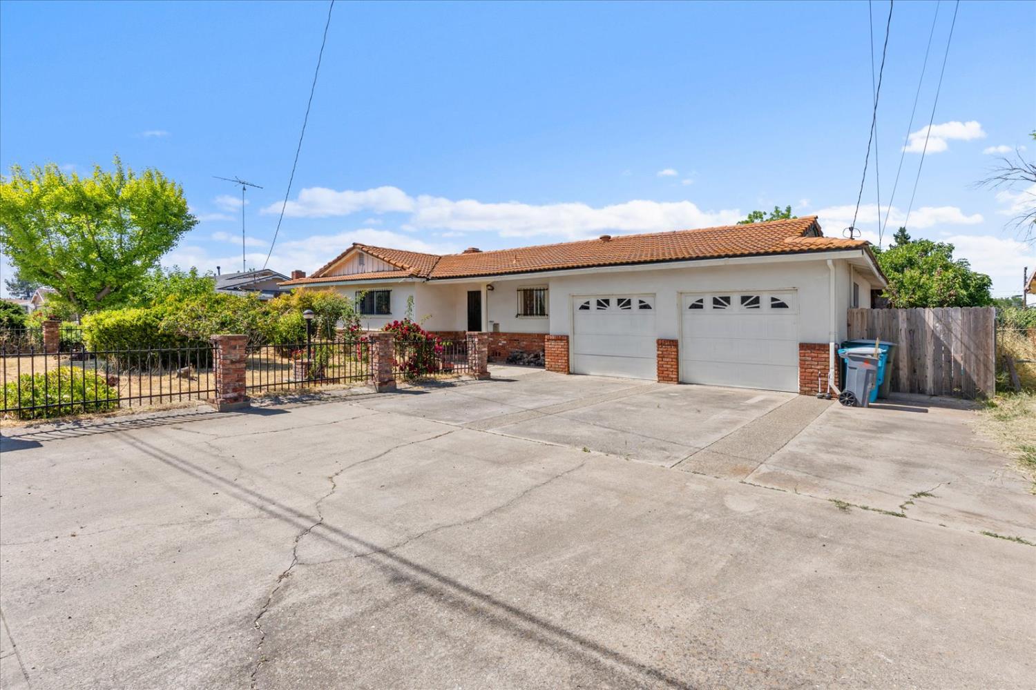 Detail Gallery Image 4 of 51 For 1961 17th St, Olivehurst,  CA 95961 - 3 Beds | 2 Baths