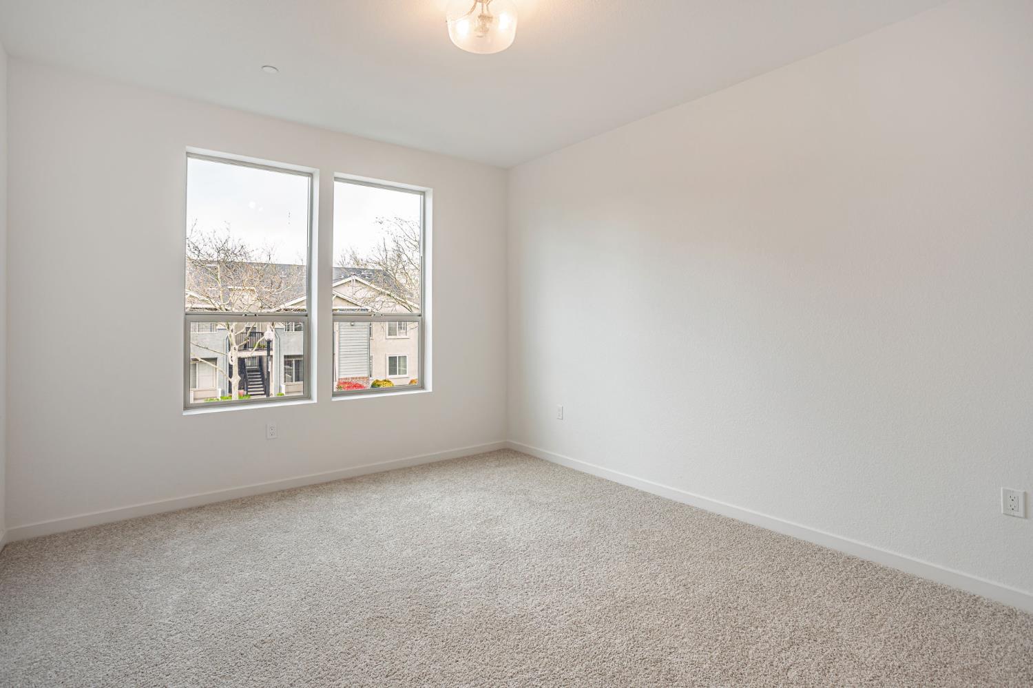 Detail Gallery Image 14 of 42 For 6093 Bridgecross Dr, Sacramento,  CA 95835 - 3 Beds | 2/1 Baths