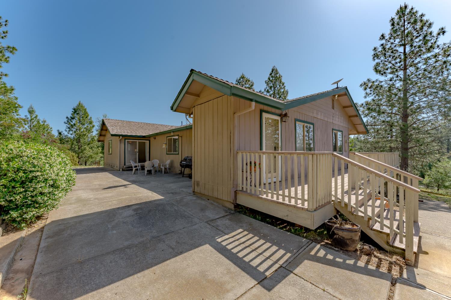 Detail Gallery Image 5 of 51 For 14056 Frenchtown Rd, Oregon House,  CA 95962 - 3 Beds | 2 Baths