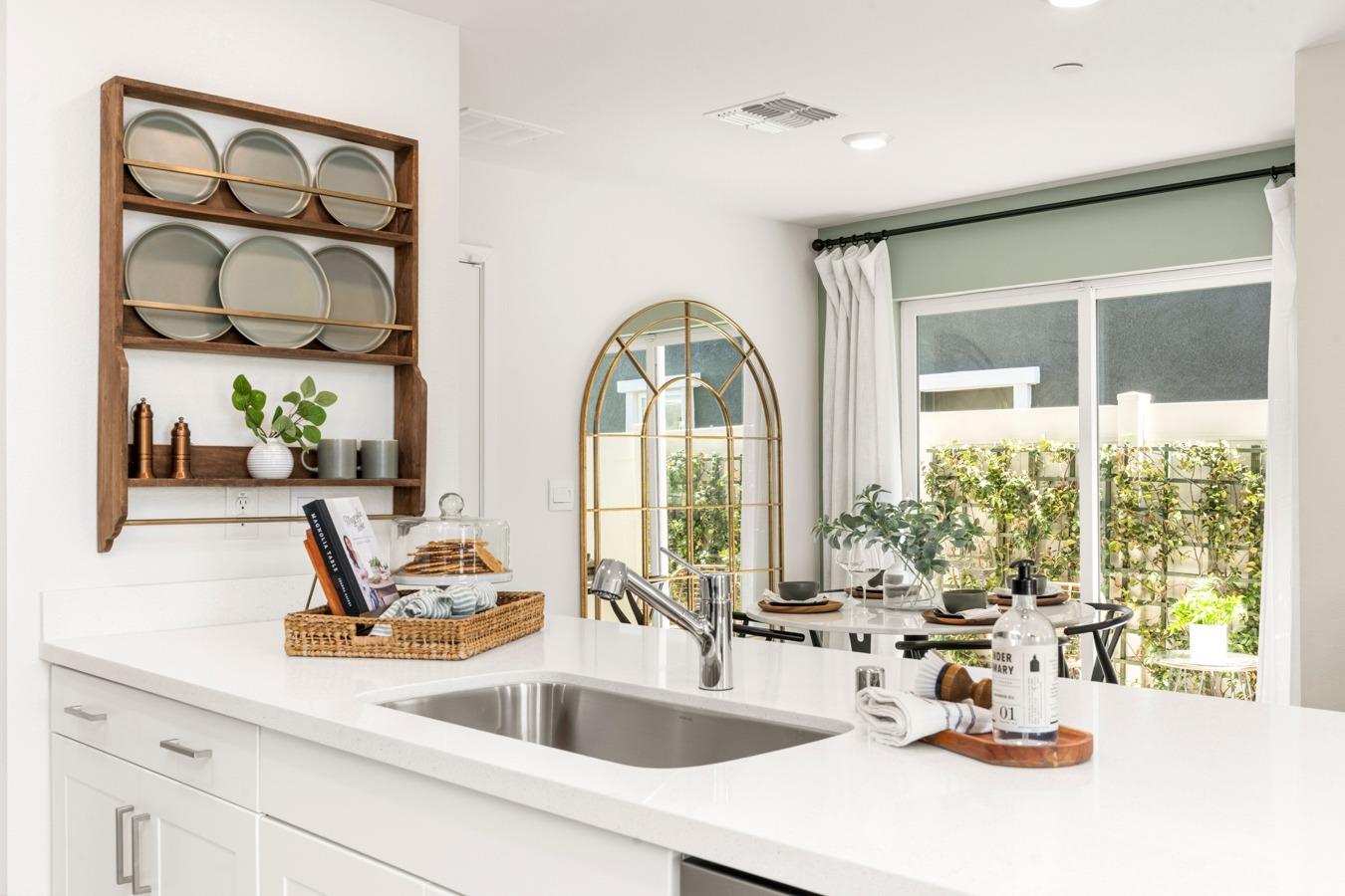 Detail Gallery Image 7 of 10 For 915 San Juan Rd, Sacramento,  CA 95834 - 3 Beds | 2 Baths