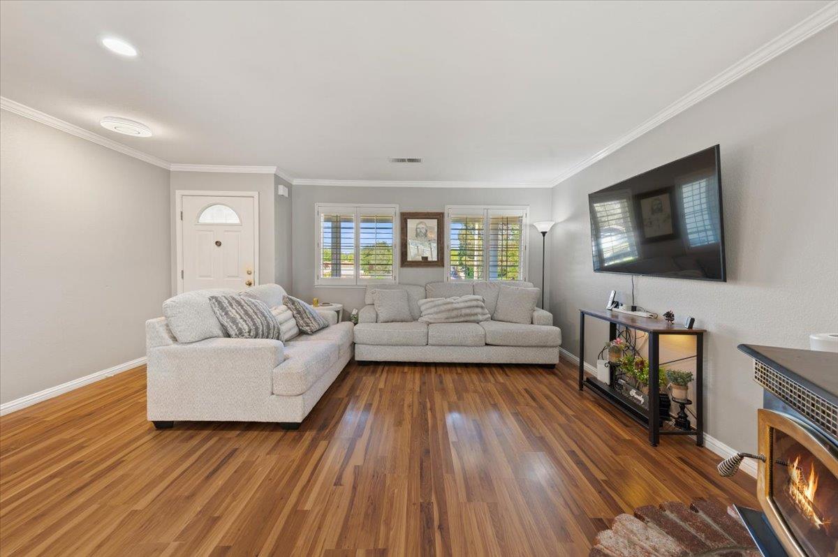 Detail Gallery Image 10 of 37 For 17713 Lake Forest Dr, Penn Valley,  CA 95946 - 3 Beds | 2 Baths