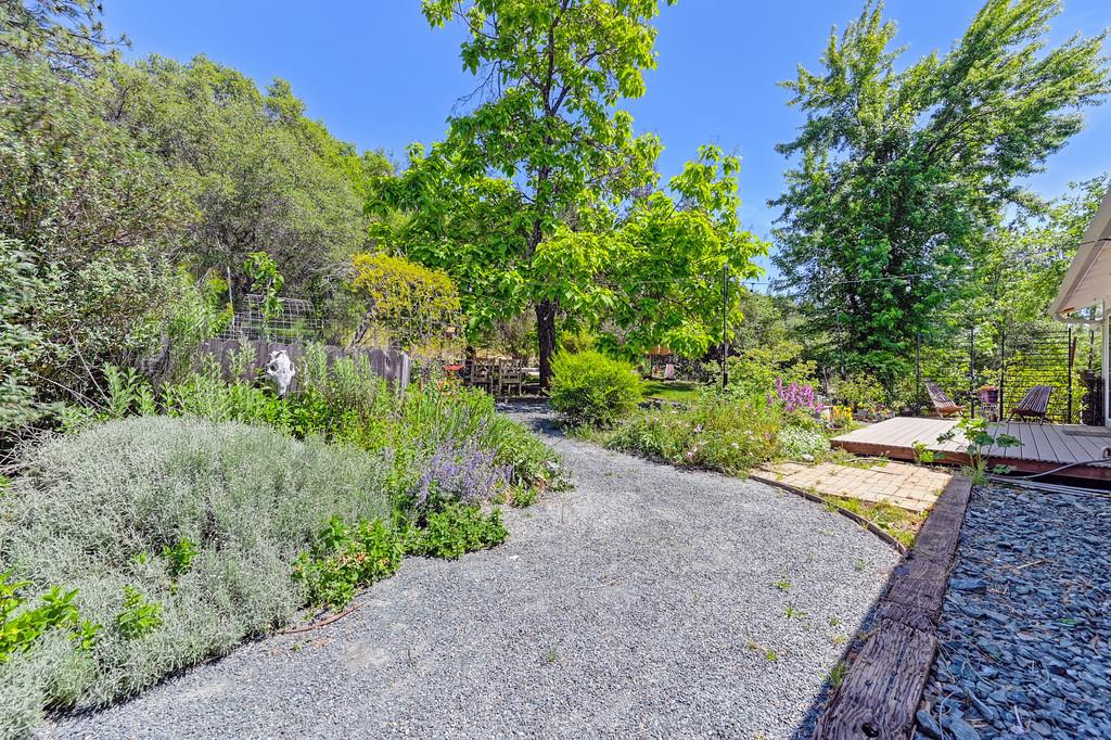 Detail Gallery Image 53 of 68 For 17725 Lake Forest Dr, Penn Valley,  CA 95946 - 3 Beds | 2 Baths