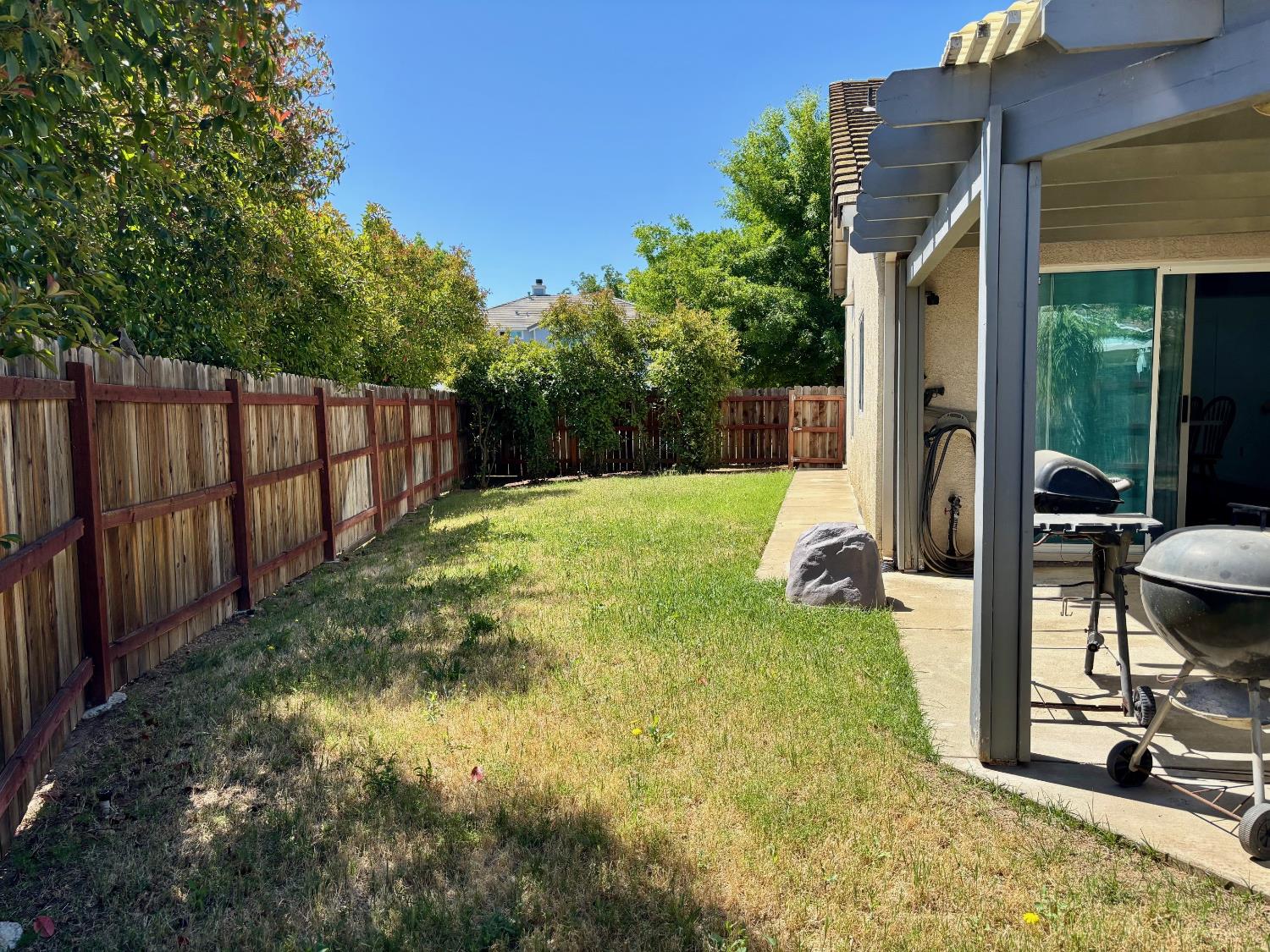 Detail Gallery Image 21 of 23 For 8949 Four Seasons Dr, Elk Grove,  CA 95624 - 4 Beds | 2 Baths