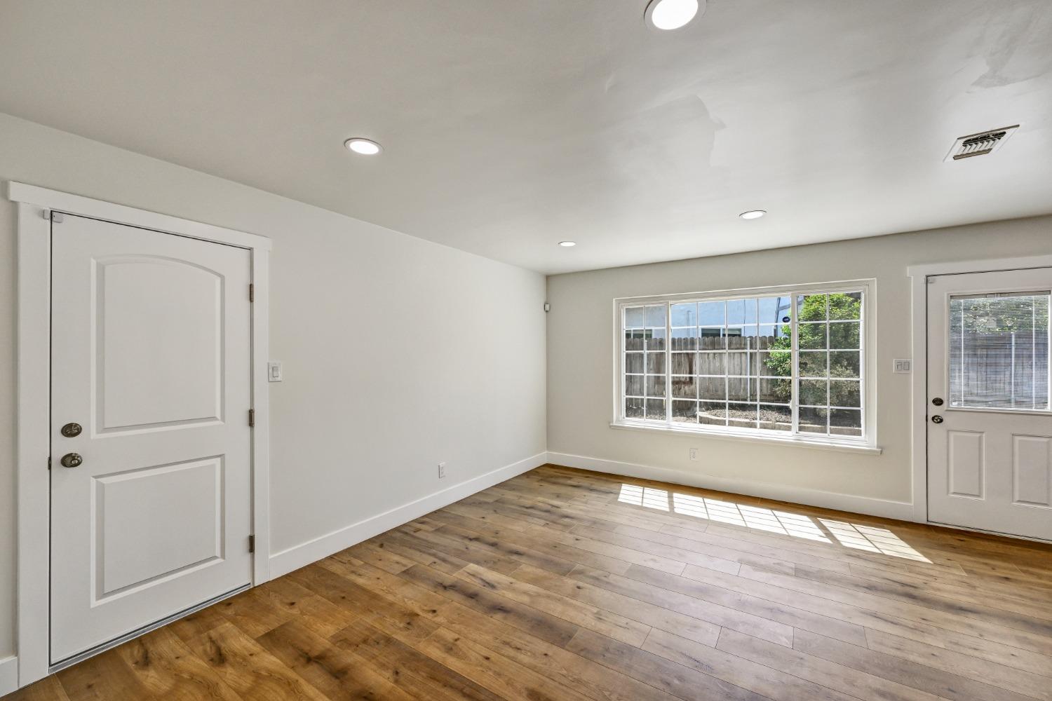 Detail Gallery Image 10 of 34 For 6300 Tanbark Ct, Citrus Heights,  CA 95621 - 3 Beds | 2 Baths
