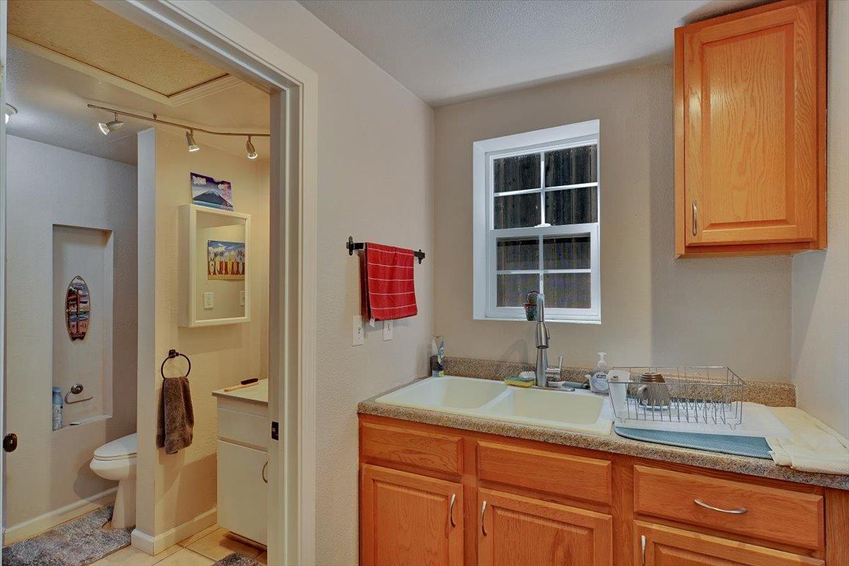 Detail Gallery Image 13 of 44 For 381 Foresthill Ave, Auburn,  CA 95603 - 3 Beds | 2 Baths