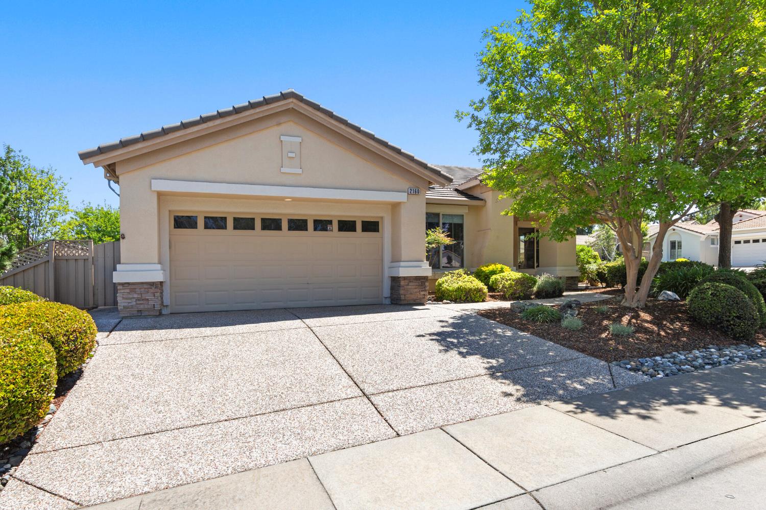 Detail Gallery Image 8 of 60 For 2160 Stone House Cir, Lincoln,  CA 95648 - 2 Beds | 2 Baths