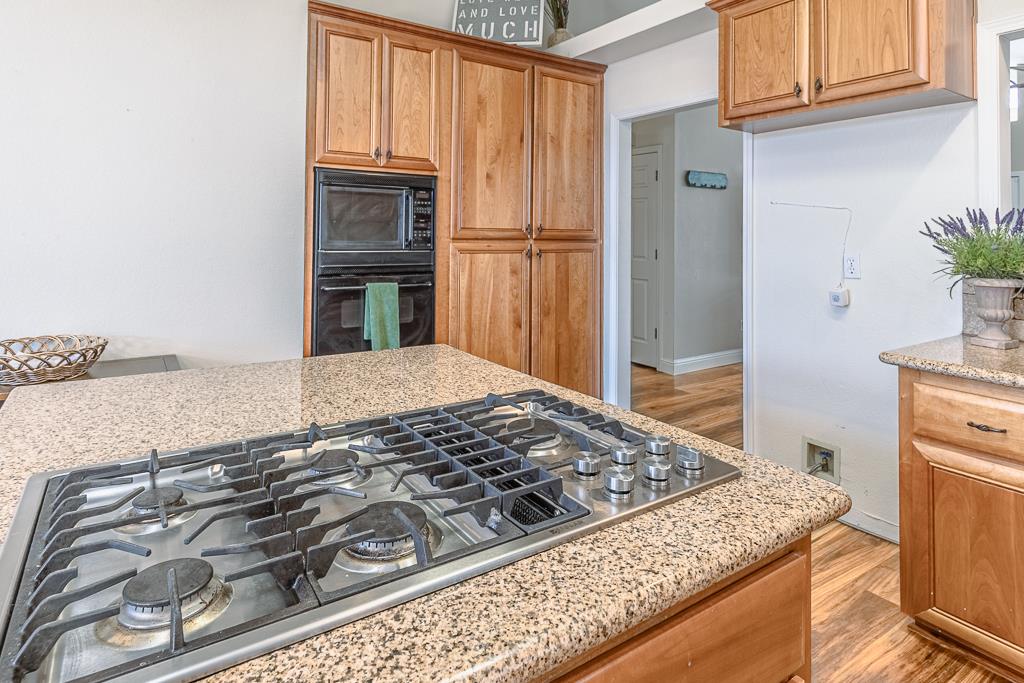 Detail Gallery Image 10 of 40 For 898 Supreme Ct, Auburn,  CA 95603 - 4 Beds | 3 Baths