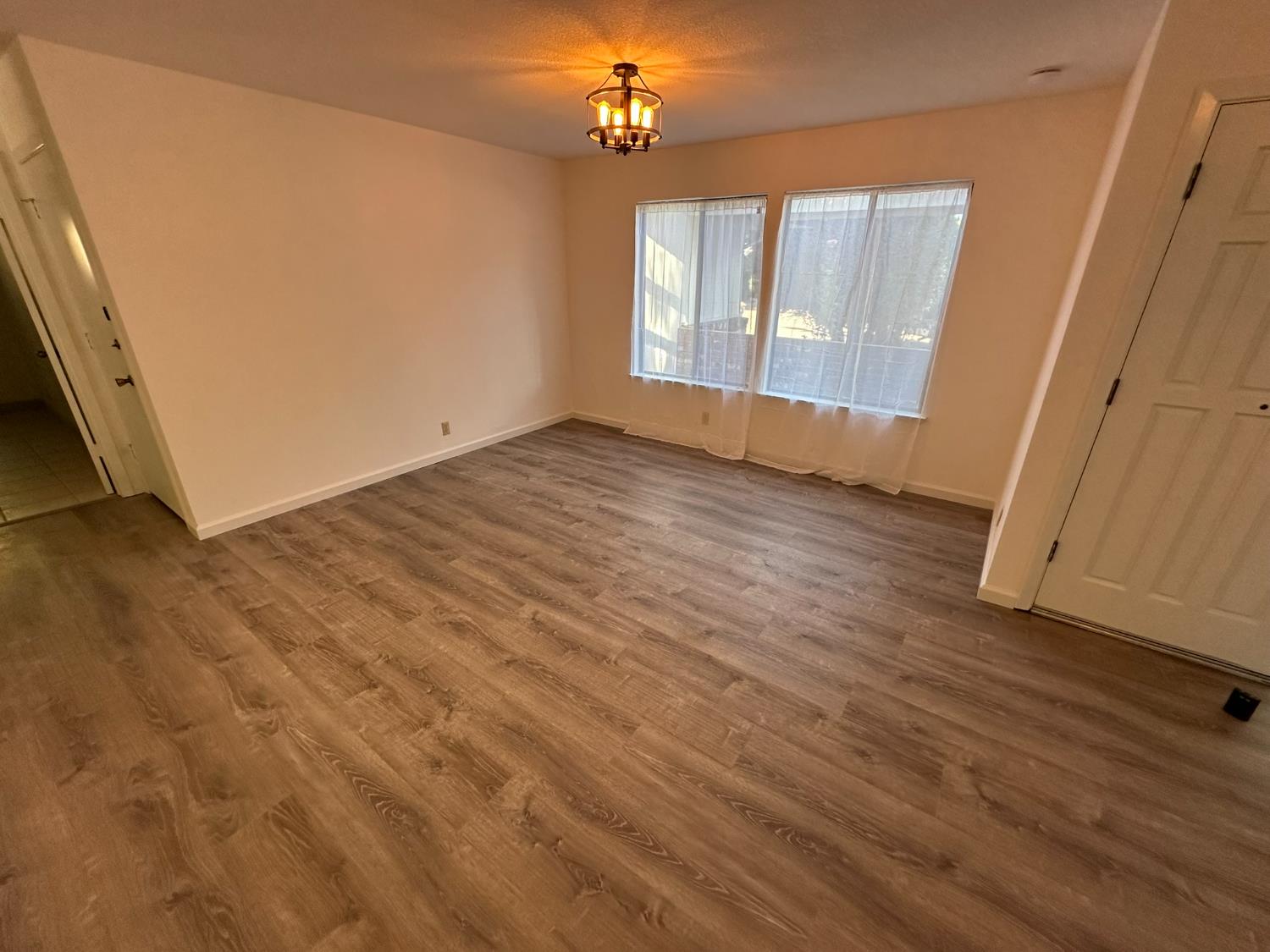 Detail Gallery Image 21 of 28 For 4408 San Ramon Dr, Davis,  CA 95618 - 4 Beds | 2/1 Baths