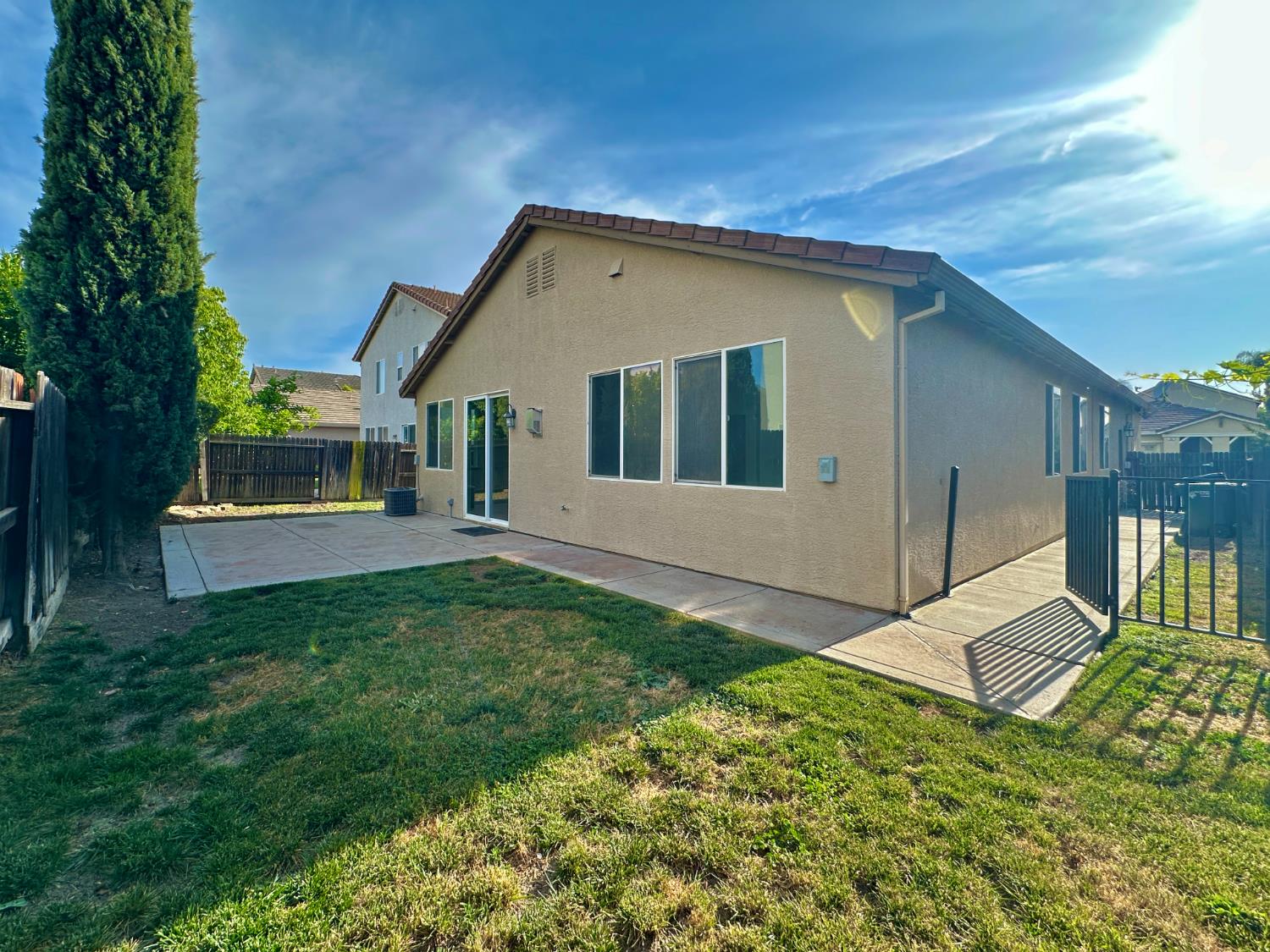 Detail Gallery Image 22 of 24 For 5666 La Casa Way, Sacramento,  CA 95835 - 3 Beds | 2 Baths