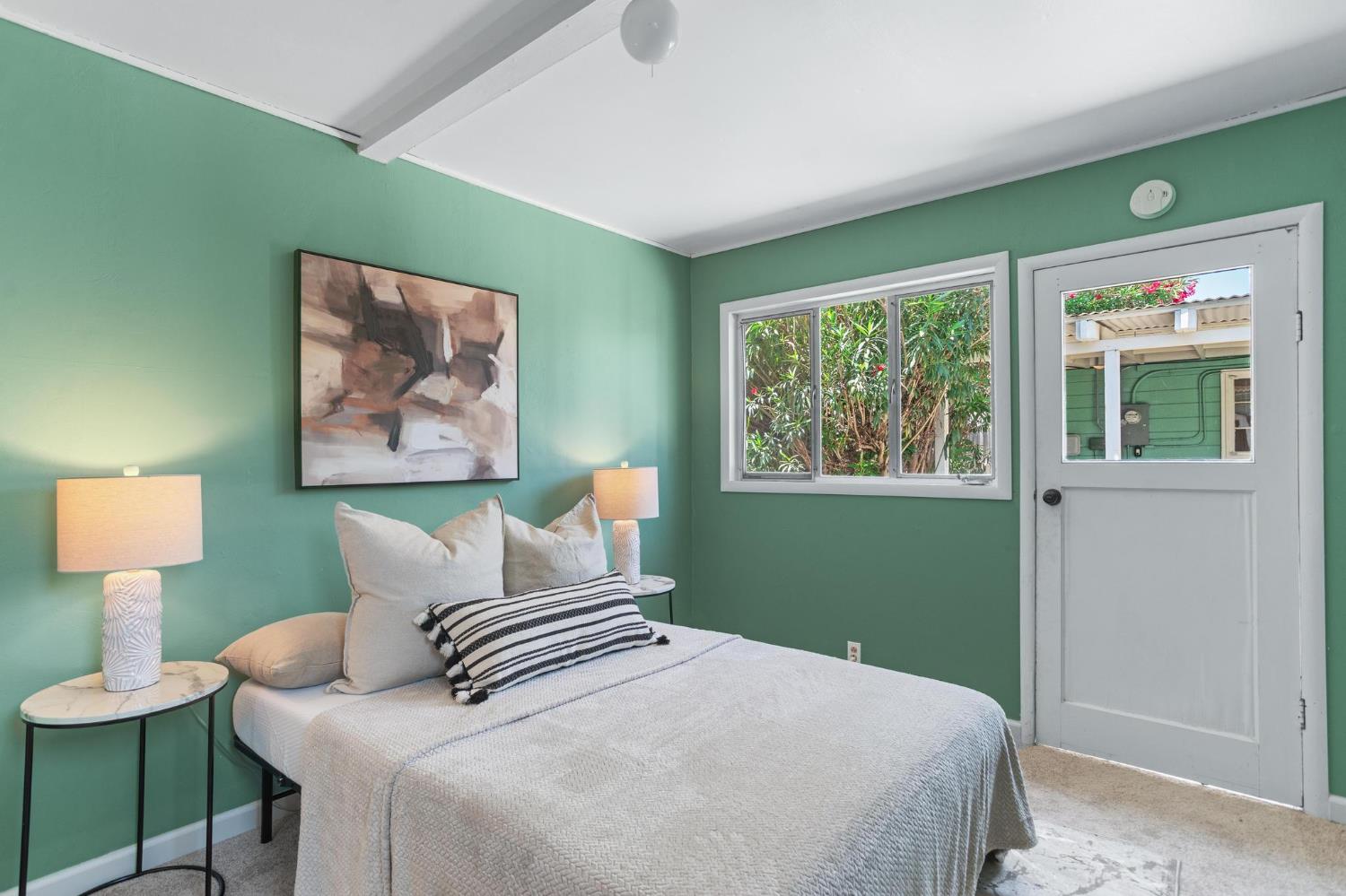 Detail Gallery Image 19 of 26 For 2320 Barcelona Way, Sacramento,  CA 95825 - 3 Beds | 3 Baths