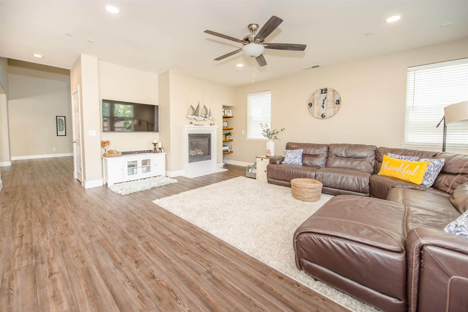 Detail Gallery Image 11 of 38 For 2363 Ackley Pl, Woodland,  CA 95776 - 5 Beds | 4 Baths