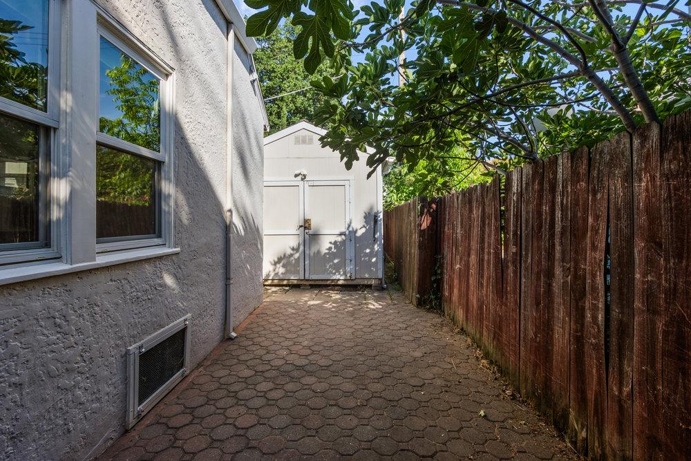 Detail Gallery Image 34 of 35 For 2709 23rd St, Sacramento,  CA 95818 - 2 Beds | 1 Baths