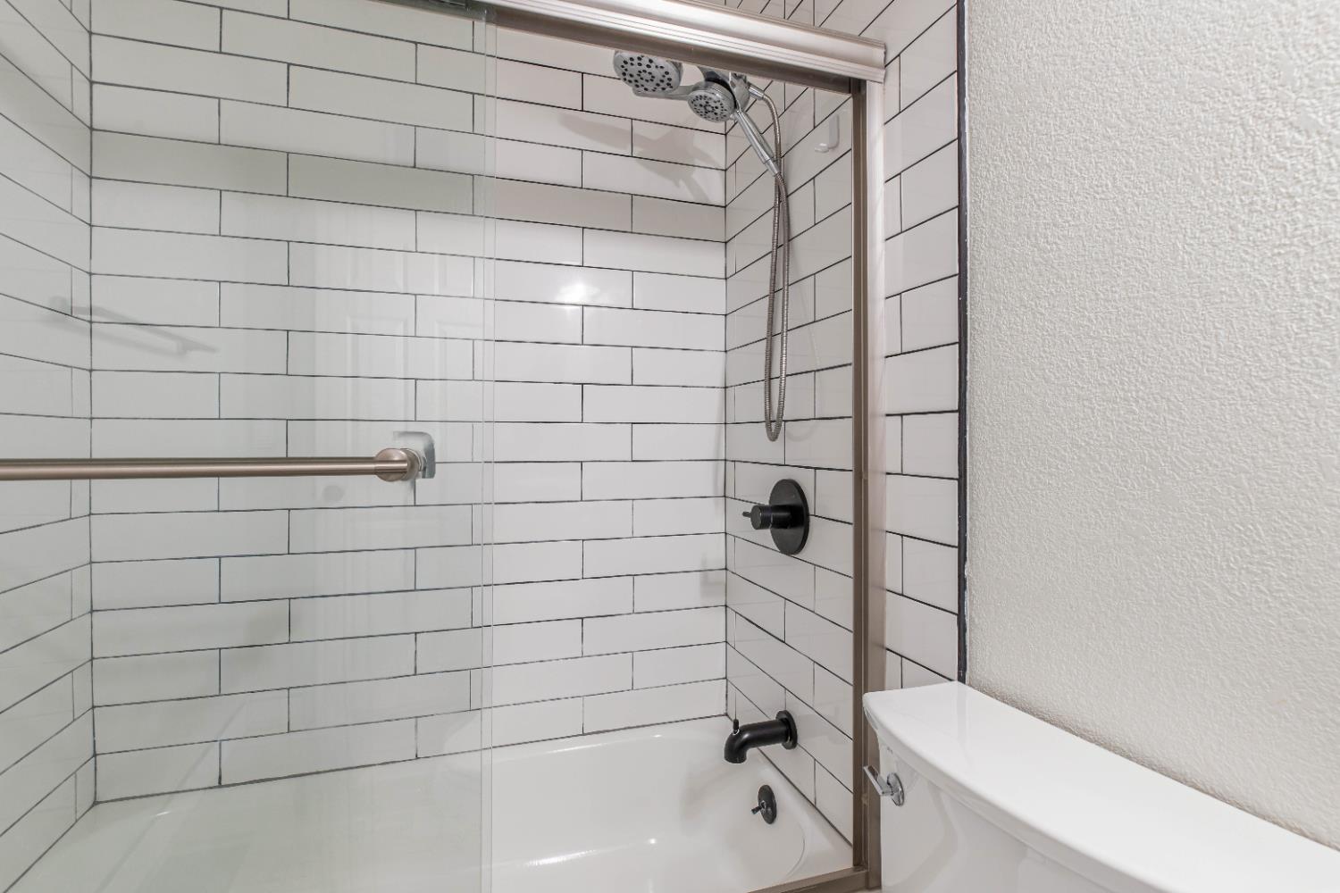 Detail Gallery Image 13 of 40 For 1705 Lois Way, Ceres,  CA 95307 - 3 Beds | 2 Baths