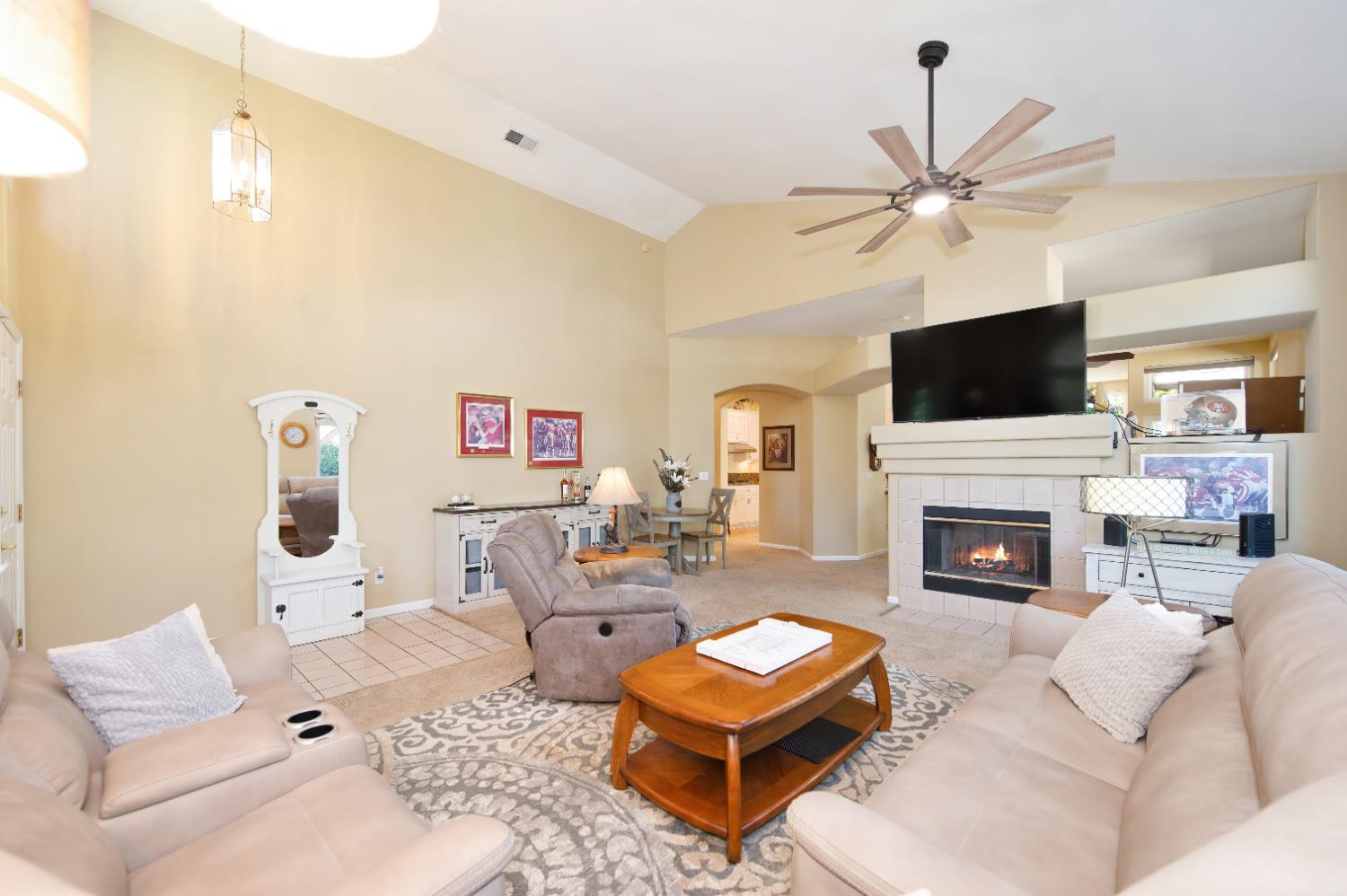 Detail Gallery Image 5 of 40 For 8570 Almond Bluff Ct, Orangevale,  CA 95662 - 3 Beds | 2 Baths