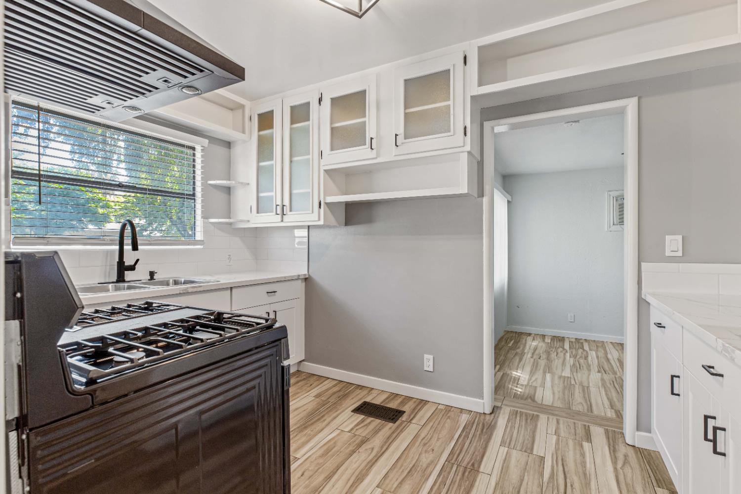 Detail Gallery Image 15 of 40 For 1705 Lois Way, Ceres,  CA 95307 - 3 Beds | 2 Baths