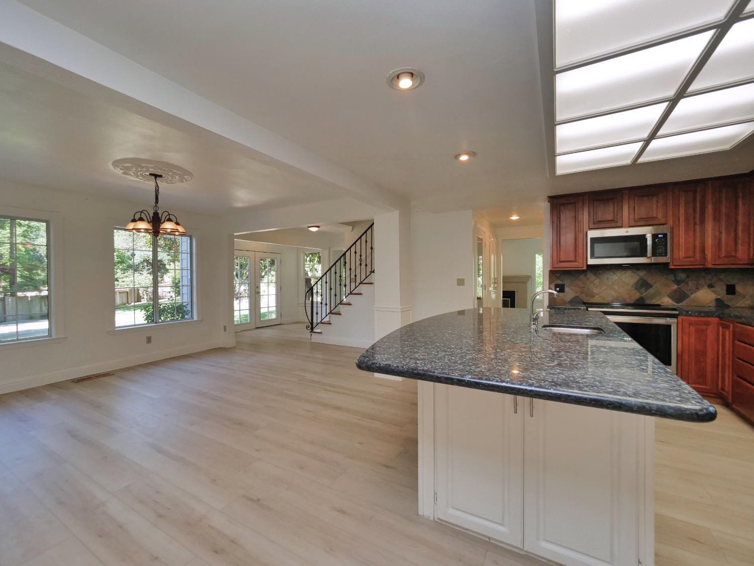 Detail Gallery Image 8 of 77 For 3710 Clover Valley Rd, Rocklin,  CA 95677 - 4 Beds | 3/1 Baths