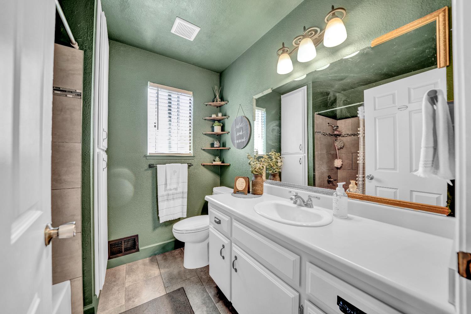 Detail Gallery Image 24 of 42 For 1820 N Highlands Ave, Turlock,  CA 95382 - 3 Beds | 2 Baths