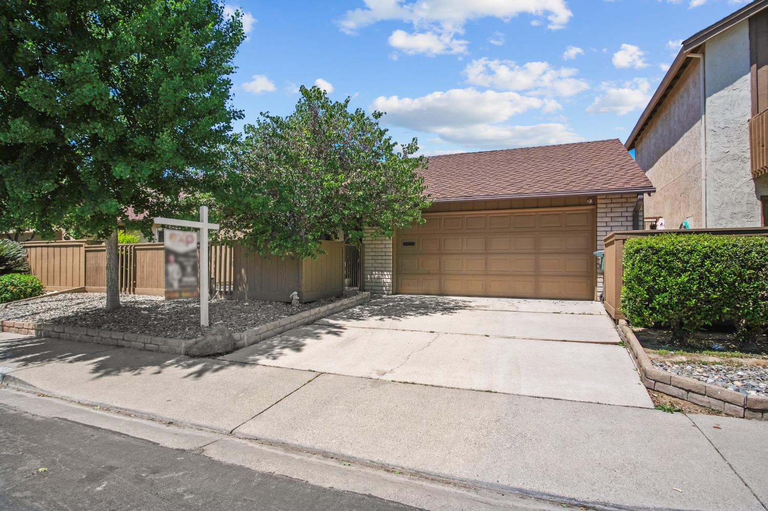 Detail Gallery Image 1 of 30 For 1821 Laurel Oak Dr, Modesto,  CA 95354 - 2 Beds | 2 Baths