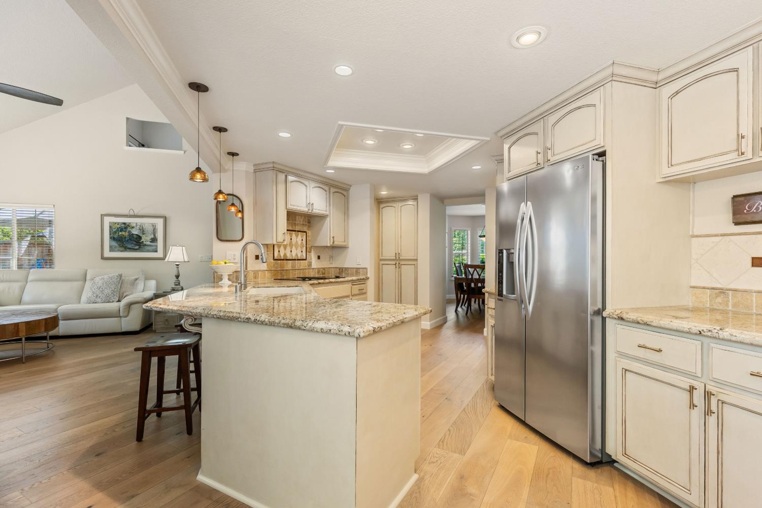 Detail Gallery Image 9 of 35 For 501 Bristol Ct, Roseville,  CA 95661 - 4 Beds | 3 Baths