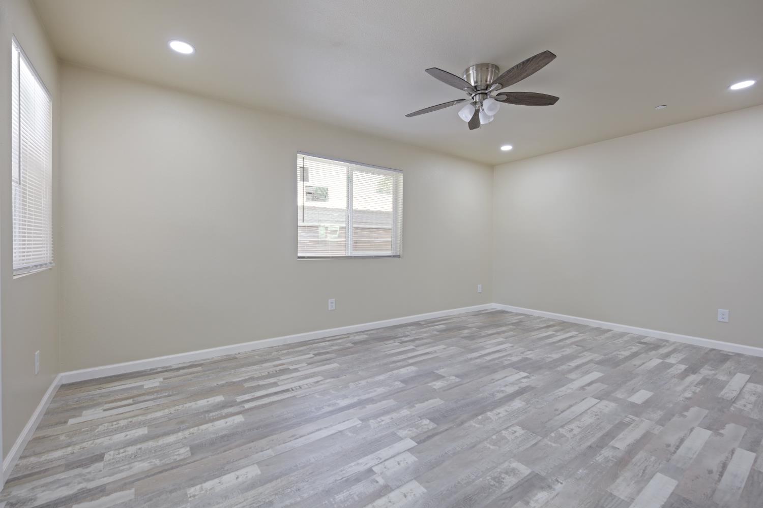 Detail Gallery Image 12 of 46 For 2432 E Willow St a & B,  Stockton,  CA 95205 - 4 Beds | 2 Baths