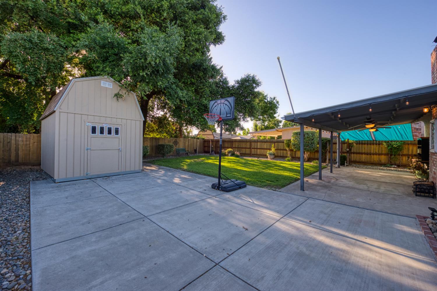 Detail Gallery Image 3 of 8 For 1139 Lexington Ave, Manteca,  CA 95336 - 3 Beds | 2 Baths