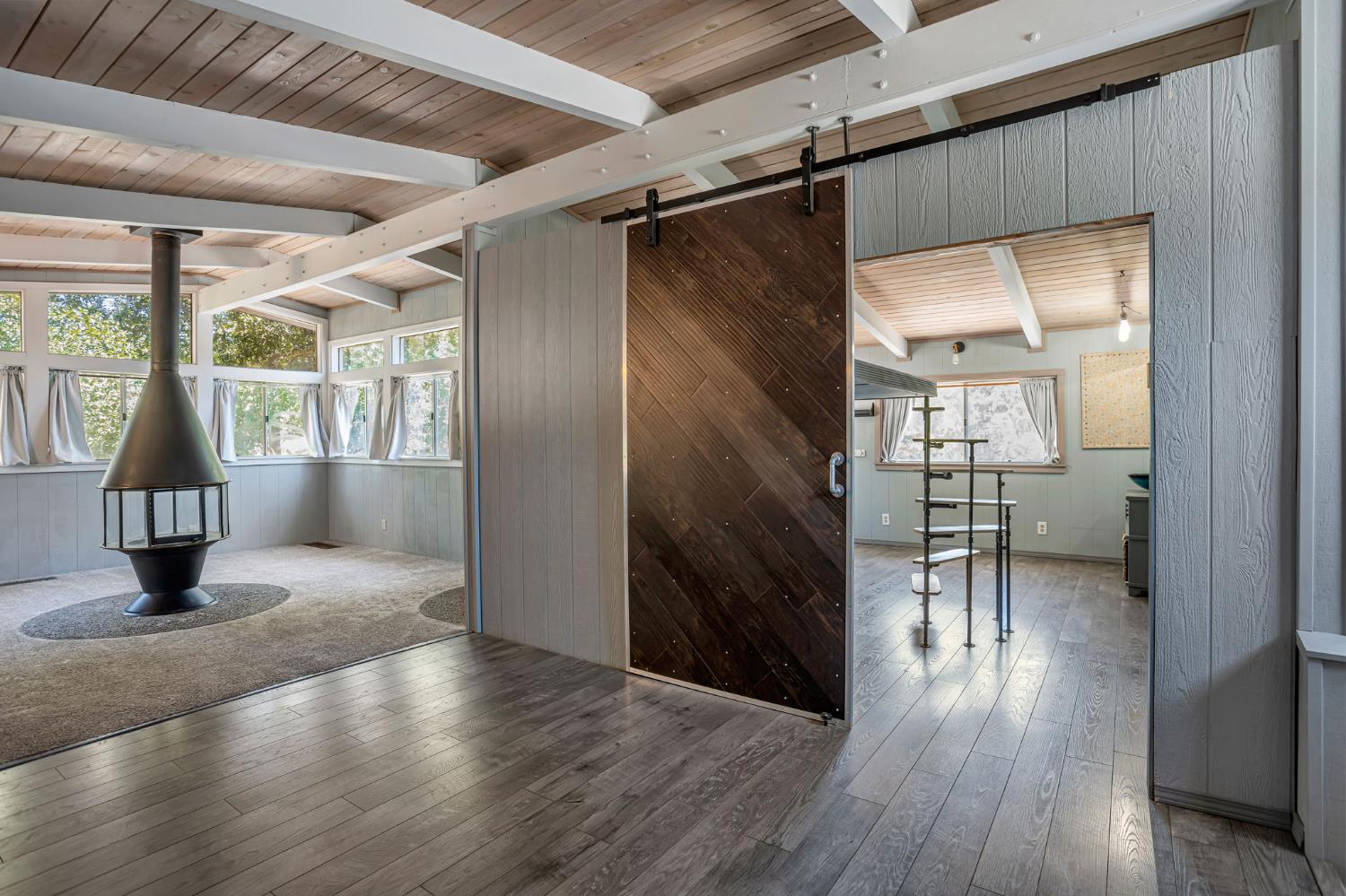 Detail Gallery Image 10 of 28 For 916 B St, Davis,  CA 95616 - 3 Beds | 3 Baths