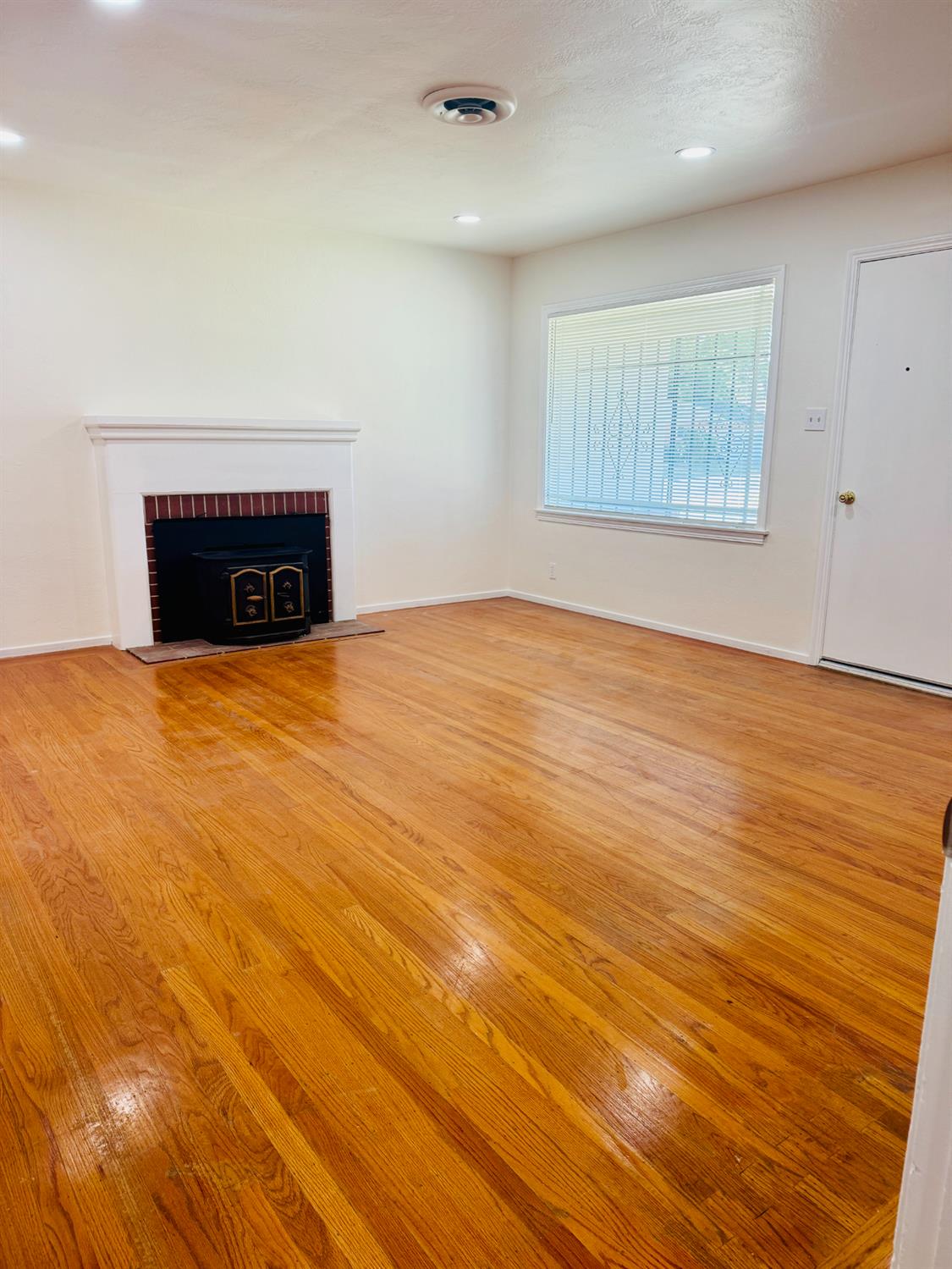 Detail Gallery Image 5 of 21 For 4424 Lantana Ave, Sacramento,  CA 95824 - 2 Beds | 1/1 Baths
