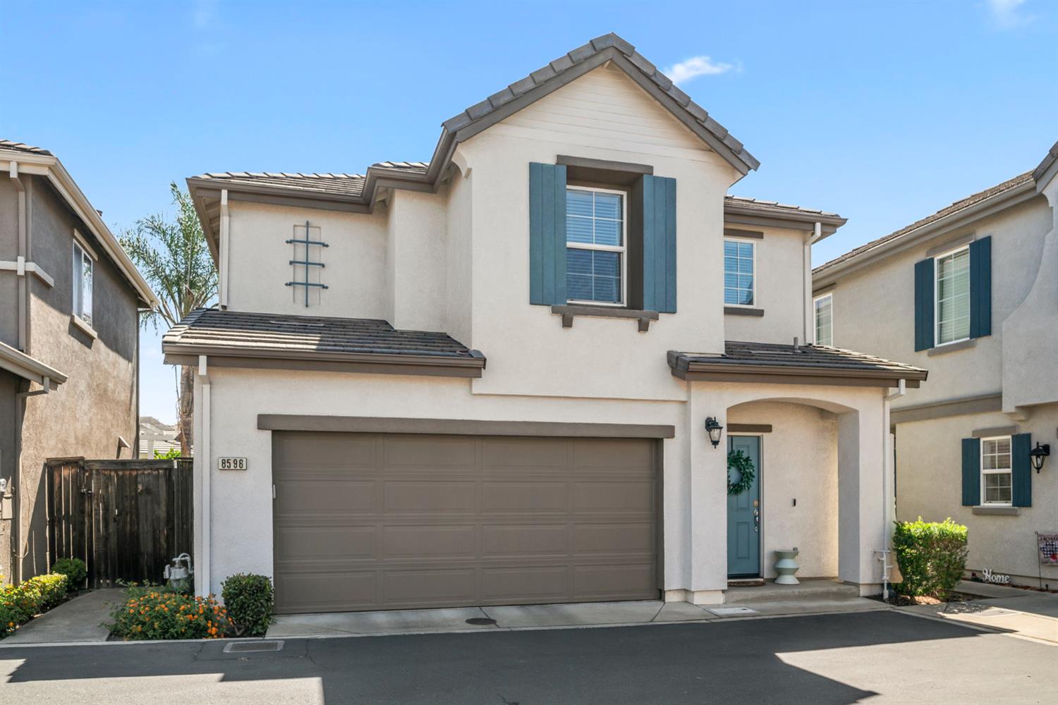 Detail Gallery Image 1 of 34 For 8596 Cortina Cir, Roseville,  CA 95678 - 3 Beds | 2/1 Baths