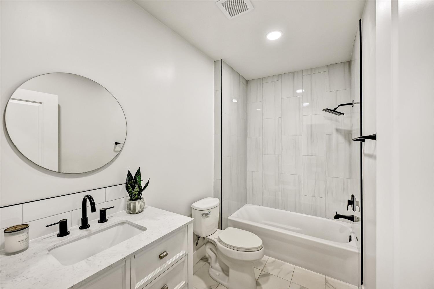 Detail Gallery Image 30 of 32 For 2019 12th St, Sacramento,  CA 95818 - – Beds | – Baths