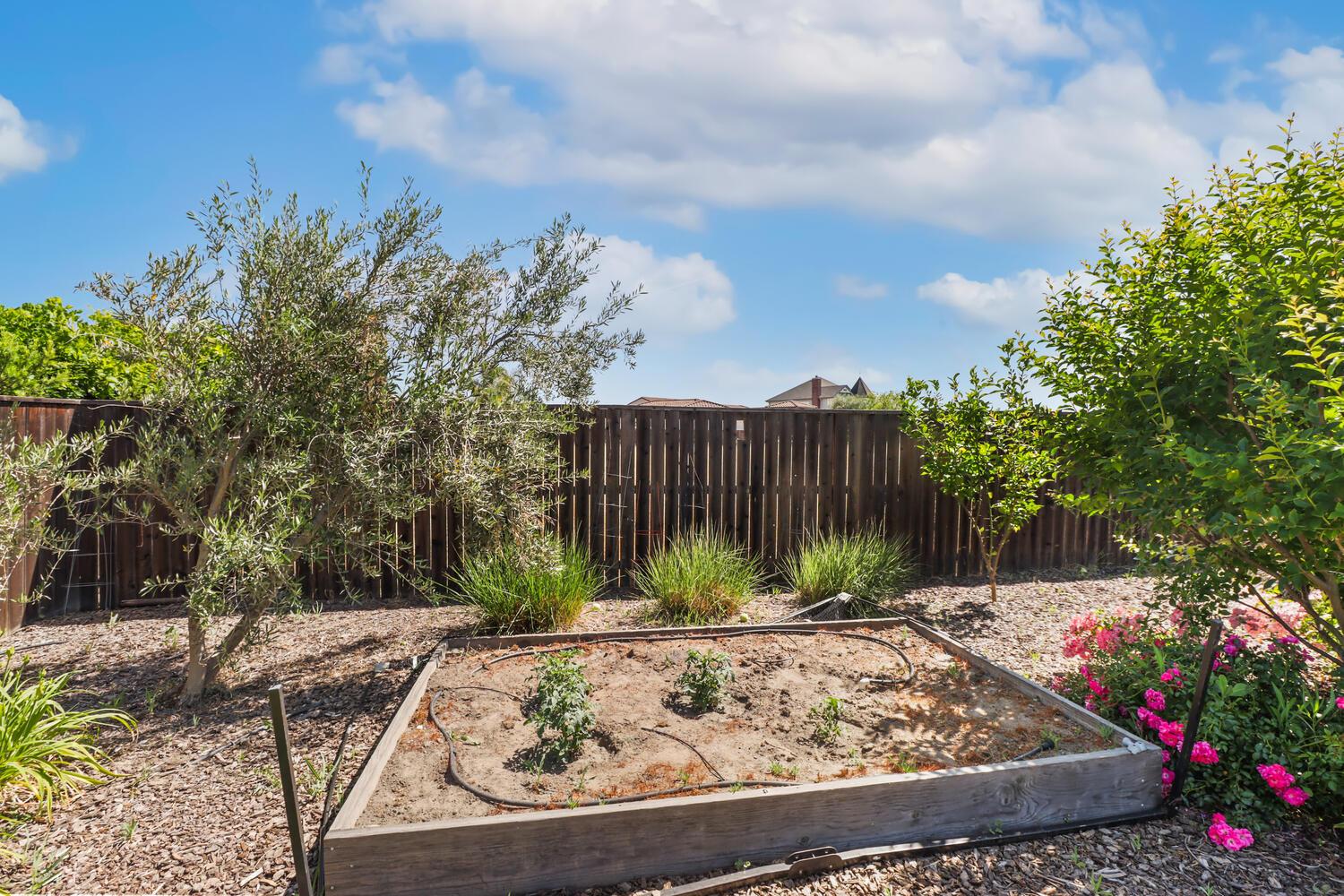 Detail Gallery Image 46 of 55 For 2253 Somerset Cir, Woodland,  CA 95776 - 3 Beds | 2 Baths