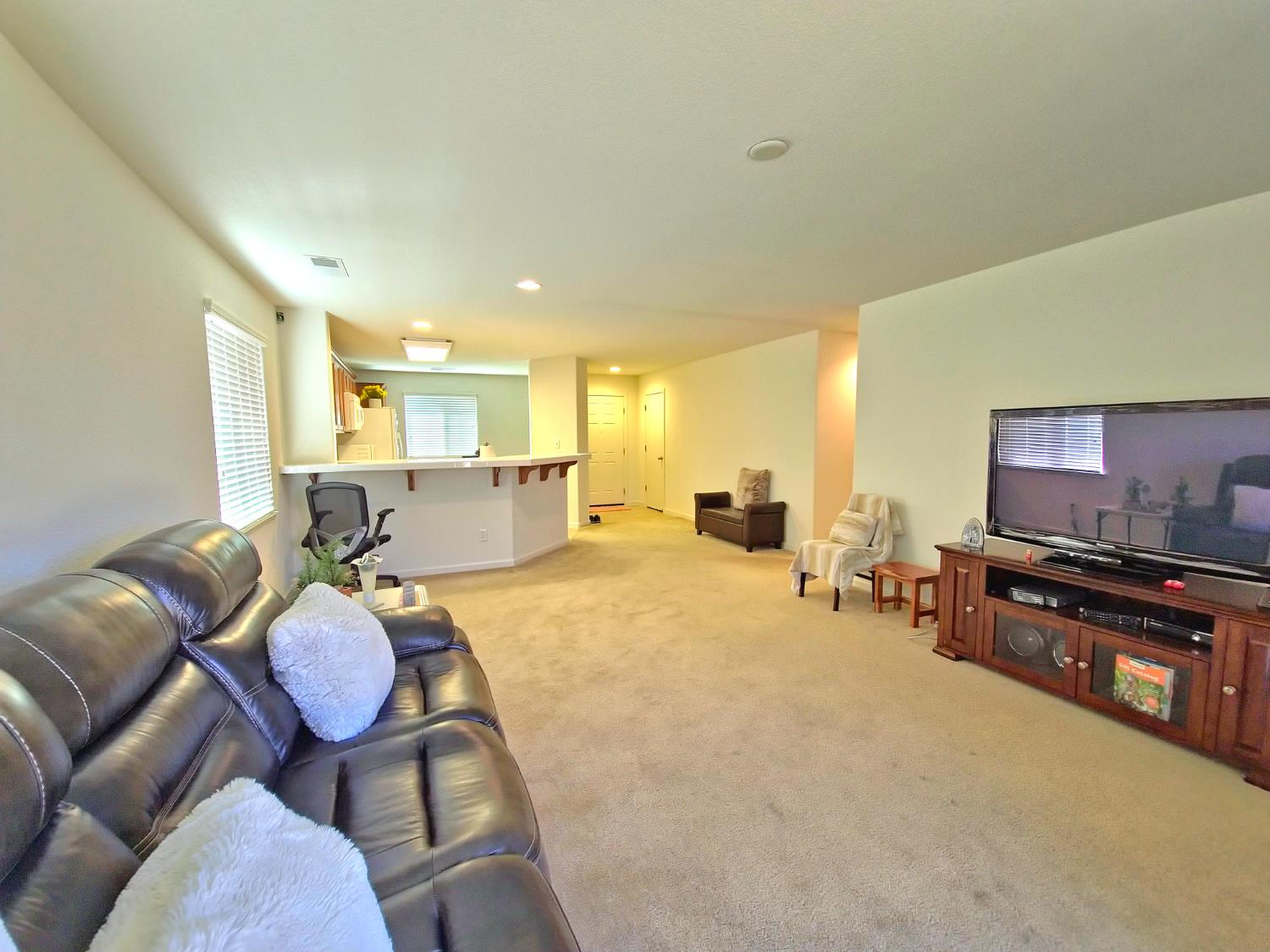 Detail Gallery Image 7 of 18 For 1572 Minories Dr, Olivehurst,  CA 95961 - 3 Beds | 2 Baths