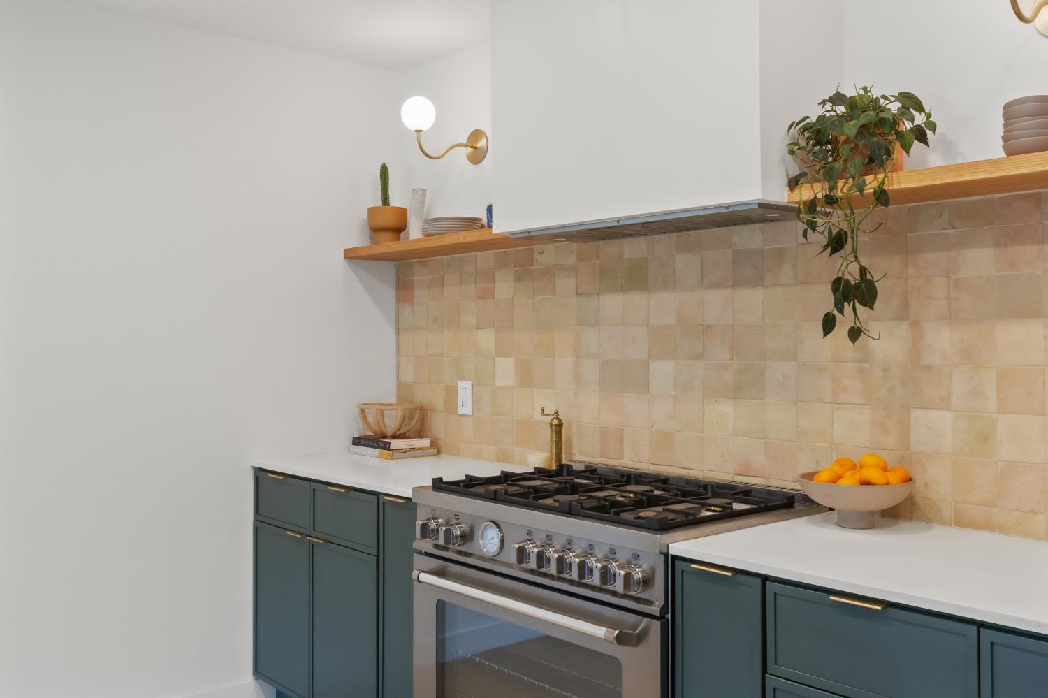 Detail Gallery Image 11 of 65 For 8514 Bordeaux Way, Fair Oaks,  CA 95628 - 4 Beds | 2/1 Baths