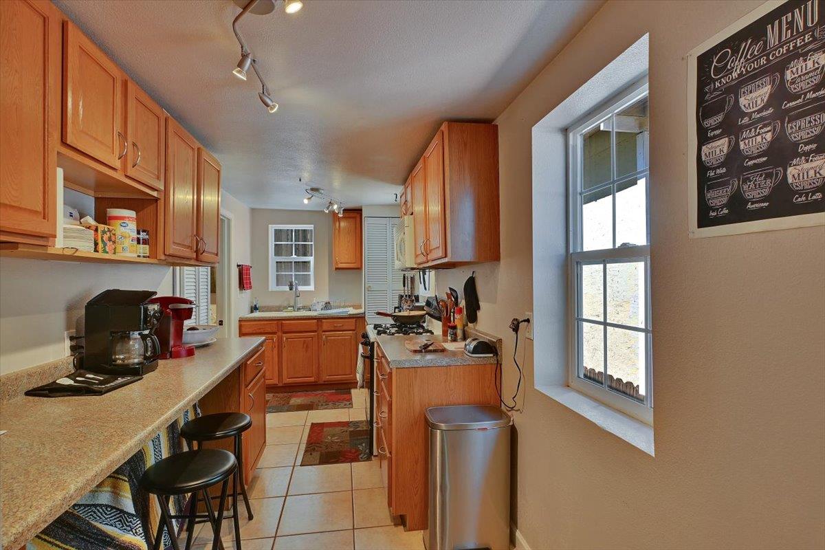 Detail Gallery Image 11 of 44 For 381 Foresthill Ave, Auburn,  CA 95603 - 3 Beds | 2 Baths
