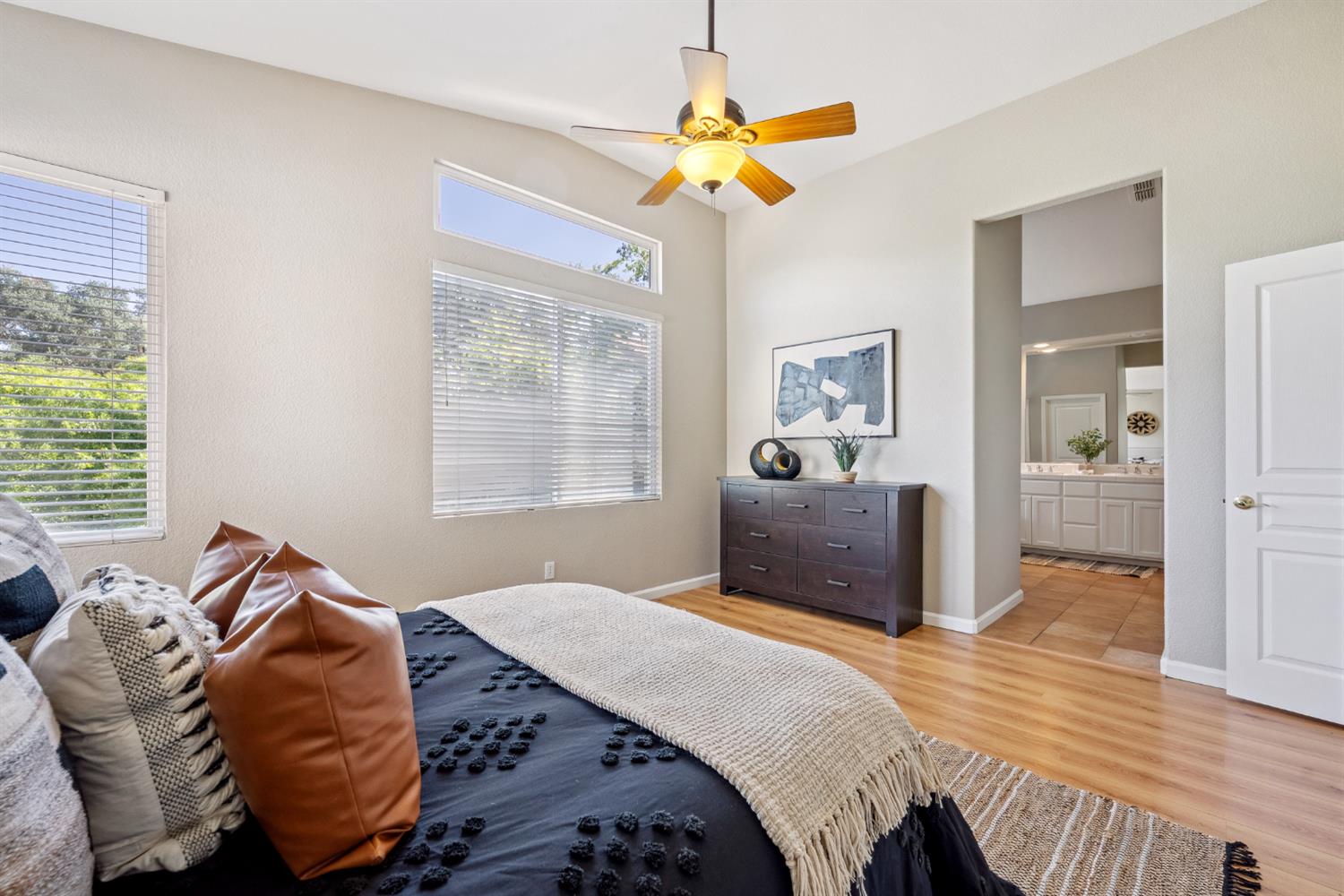 Detail Gallery Image 31 of 48 For 3234 Europa St, Roseville,  CA 95661 - 5 Beds | 3 Baths