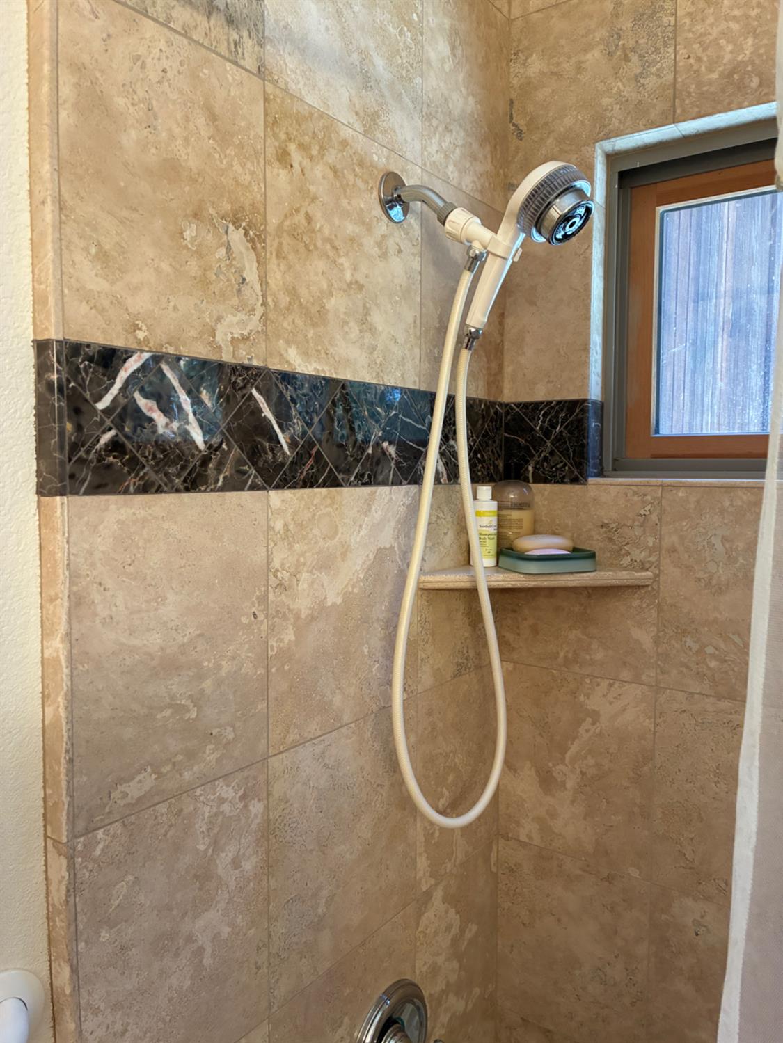 Detail Gallery Image 23 of 42 For 1724 Mohican Dr, South Lake Tahoe,  CA 96150 - 3 Beds | 2/1 Baths