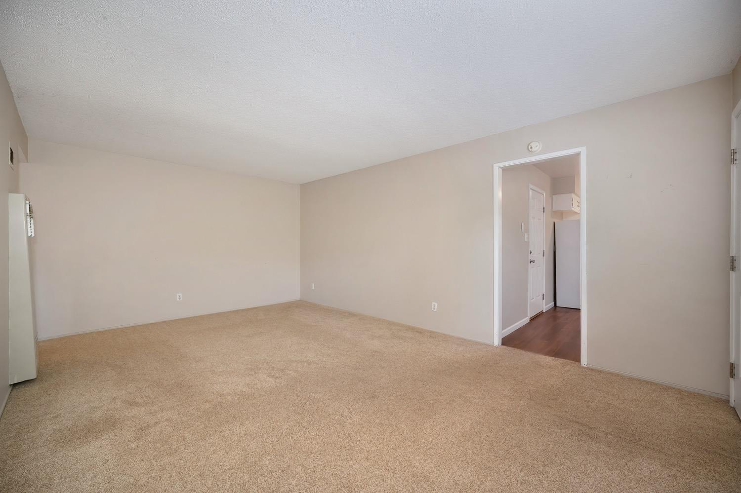 Detail Gallery Image 8 of 66 For 1424 Topaz Way, Sacramento,  CA 95864 - – Beds | – Baths