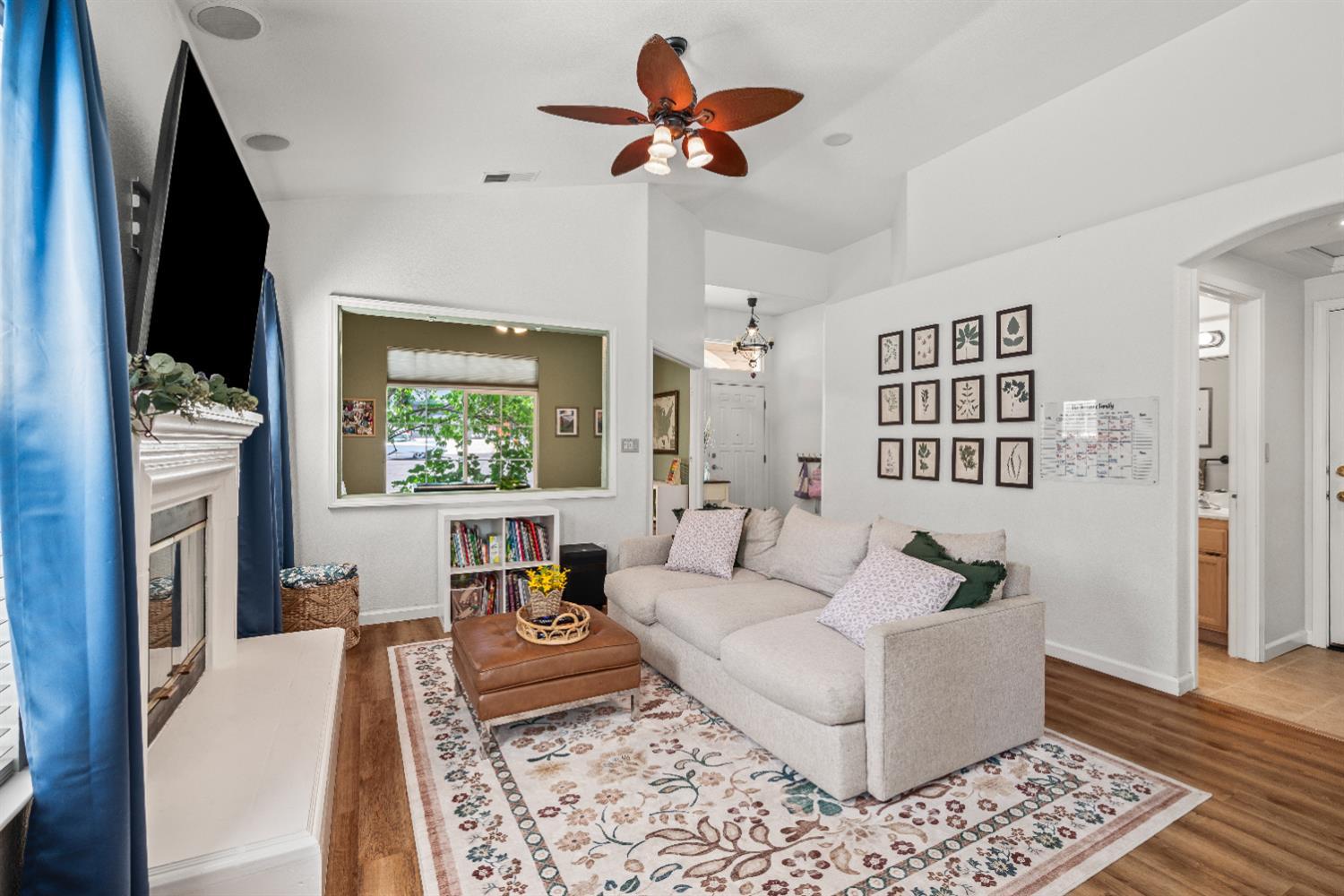 Detail Gallery Image 7 of 31 For 5004 Birchwood Ct, Rocklin,  CA 95677 - 3 Beds | 2 Baths
