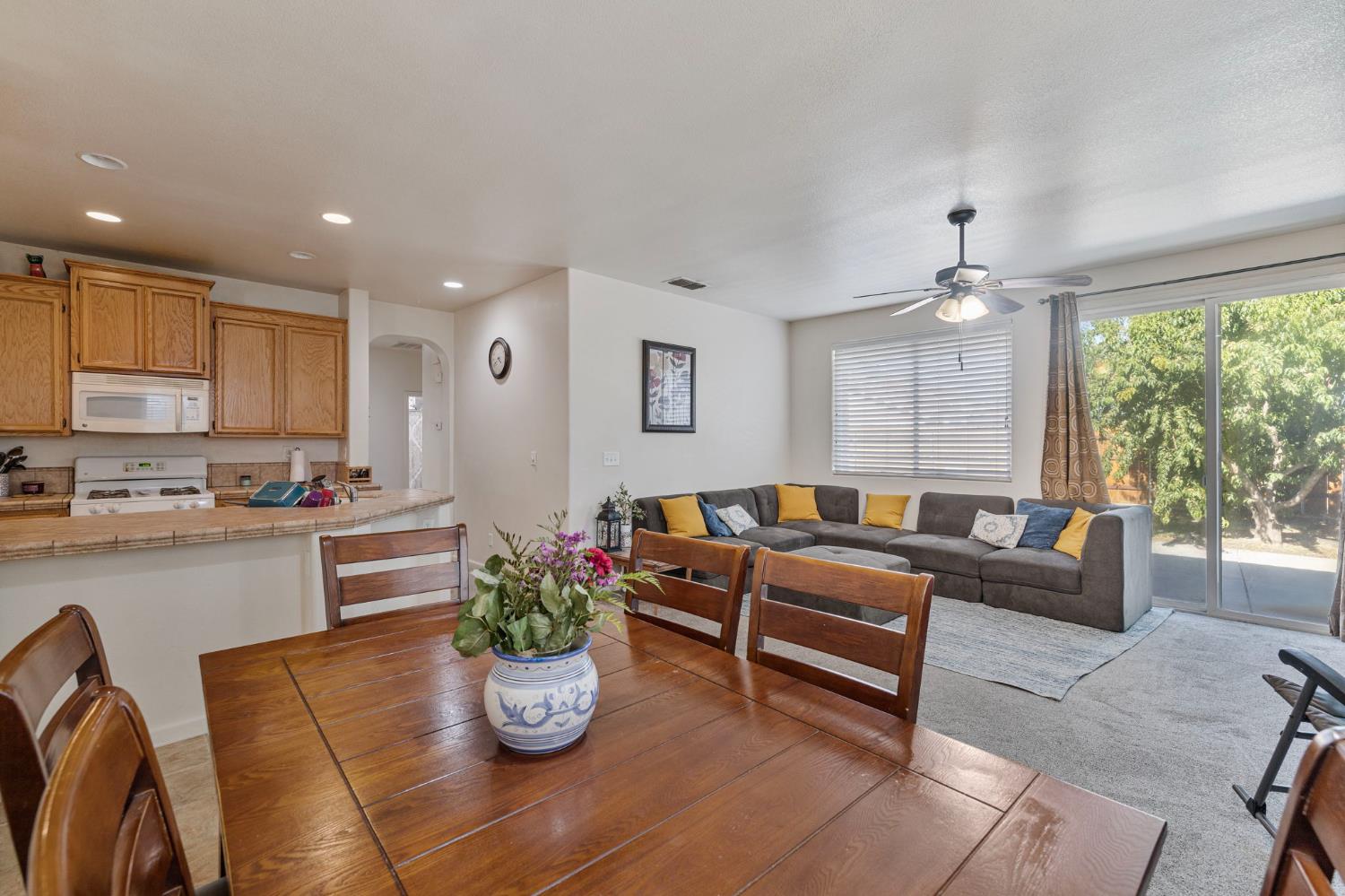 Detail Gallery Image 9 of 25 For 2081 Tangerine Ave, Madera,  CA 93637 - 3 Beds | 2 Baths