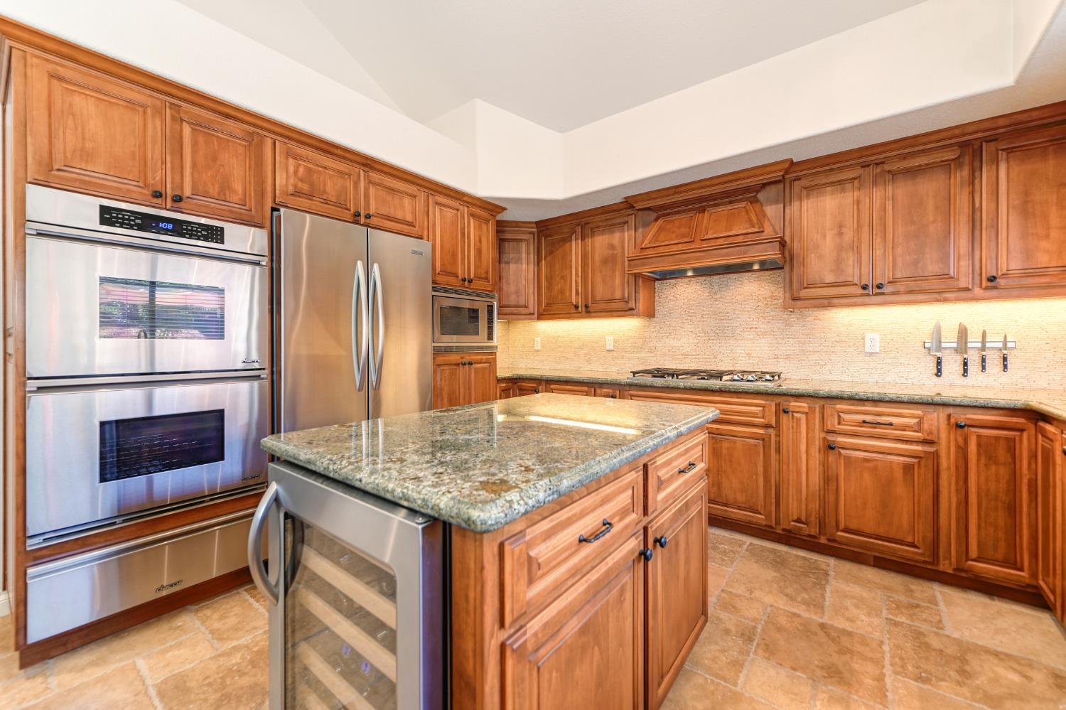 Detail Gallery Image 14 of 43 For 5313 Thunder Ridge Cir, Rocklin,  CA 95765 - 4 Beds | 3 Baths