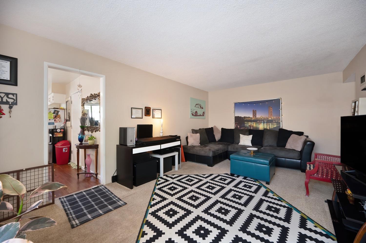 Detail Gallery Image 40 of 66 For 1424 Topaz Way, Sacramento,  CA 95864 - – Beds | – Baths